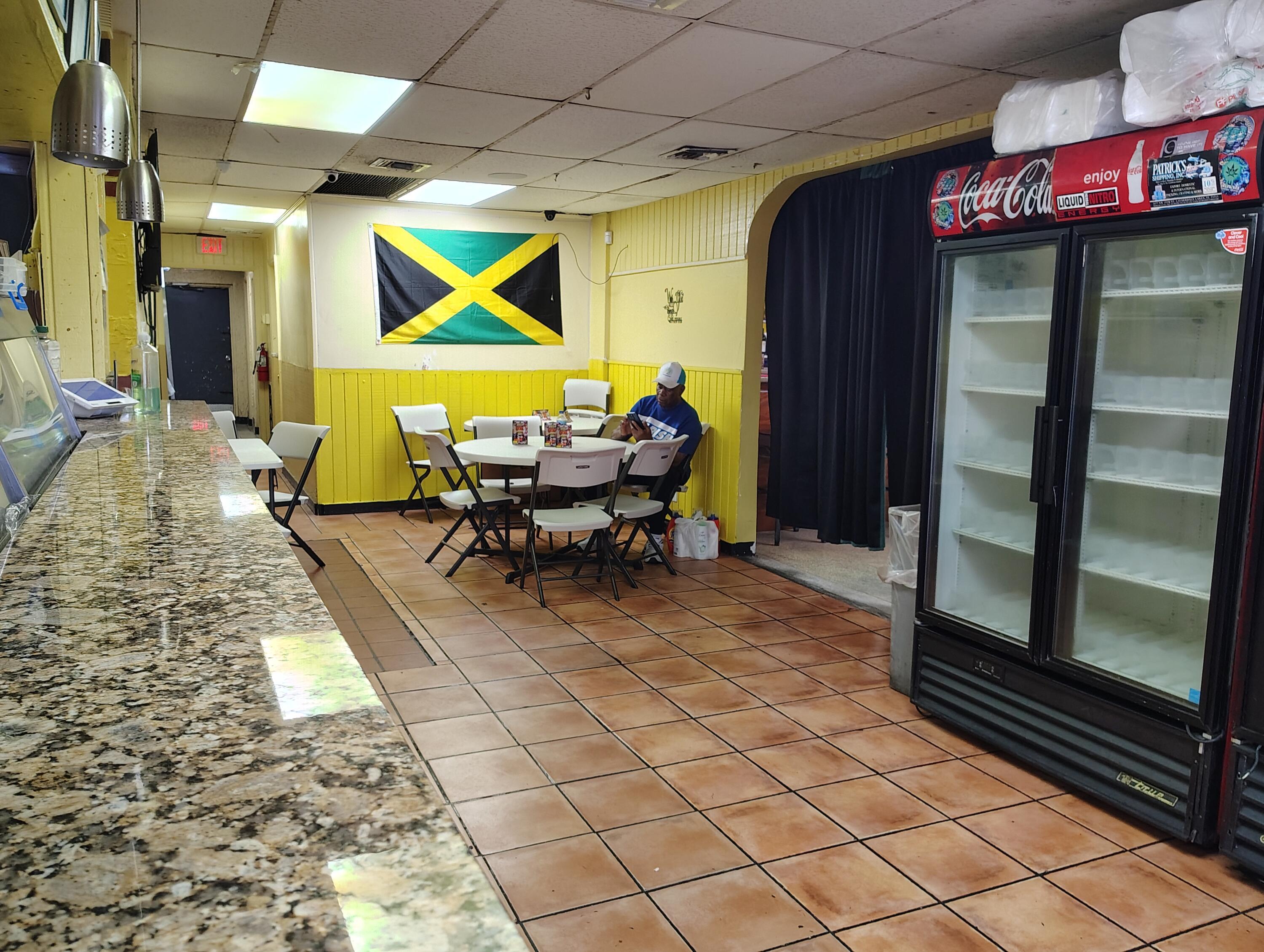 W Oakland Park Boulevard 5552, Lauderhill, FL, Lauderhill - Photo 2