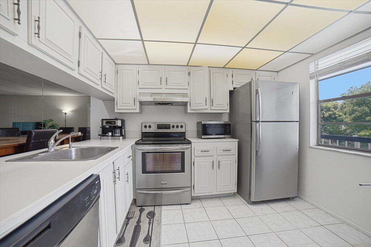 4602 MARTINIQUE Way A2, Coconut Creek, FL 33066, Coconut Creek - Photo 4