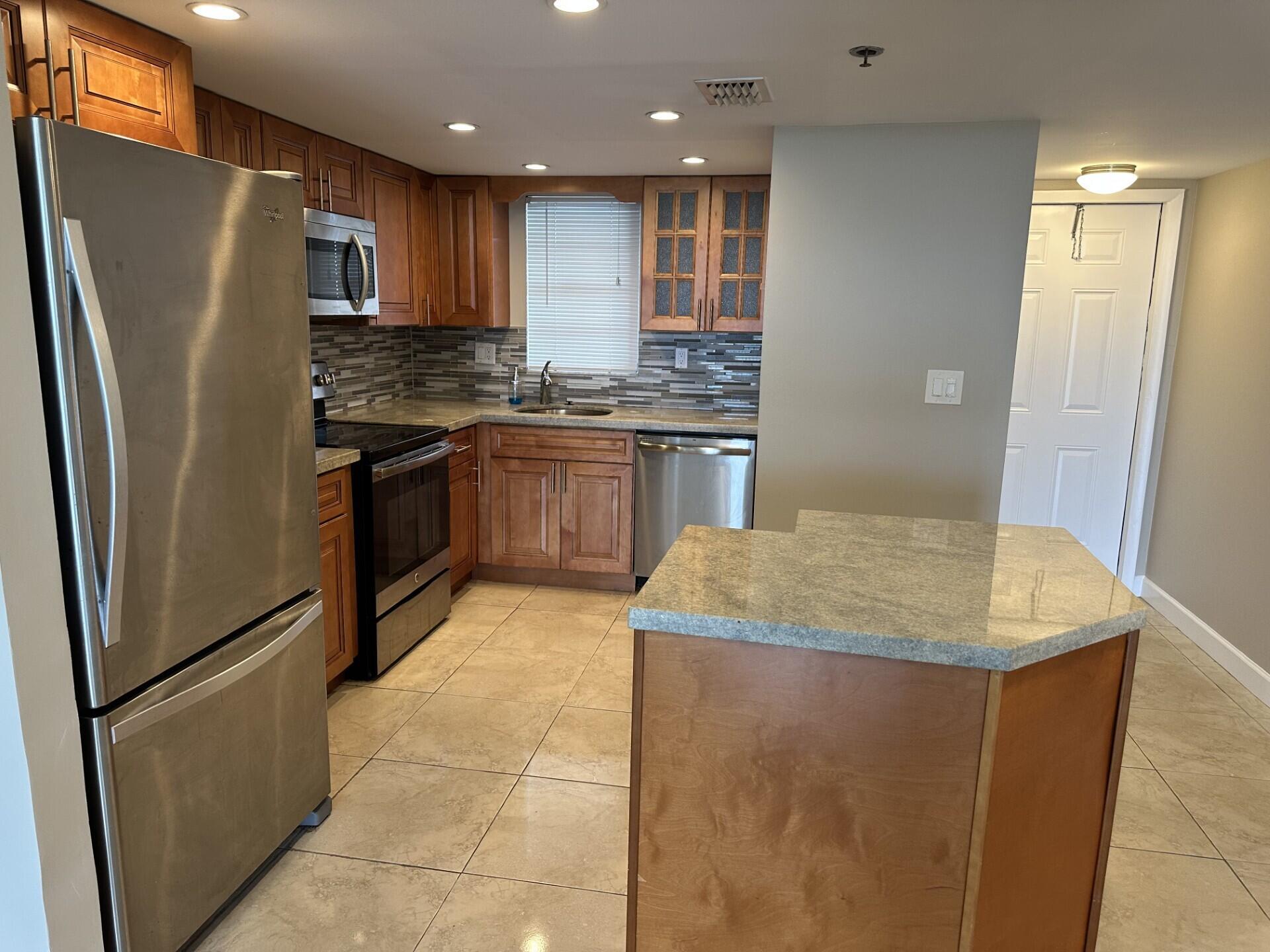 3001 W ROLLING HILLS Circle 709, Davie, FL 33328, Davie - Photo 3