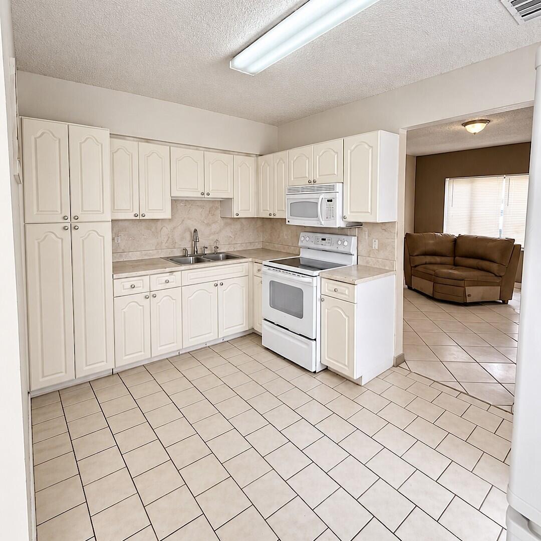 915 RUTLAND Street, Opa-Locka, FL 33054, Opa-Locka - Photo 4