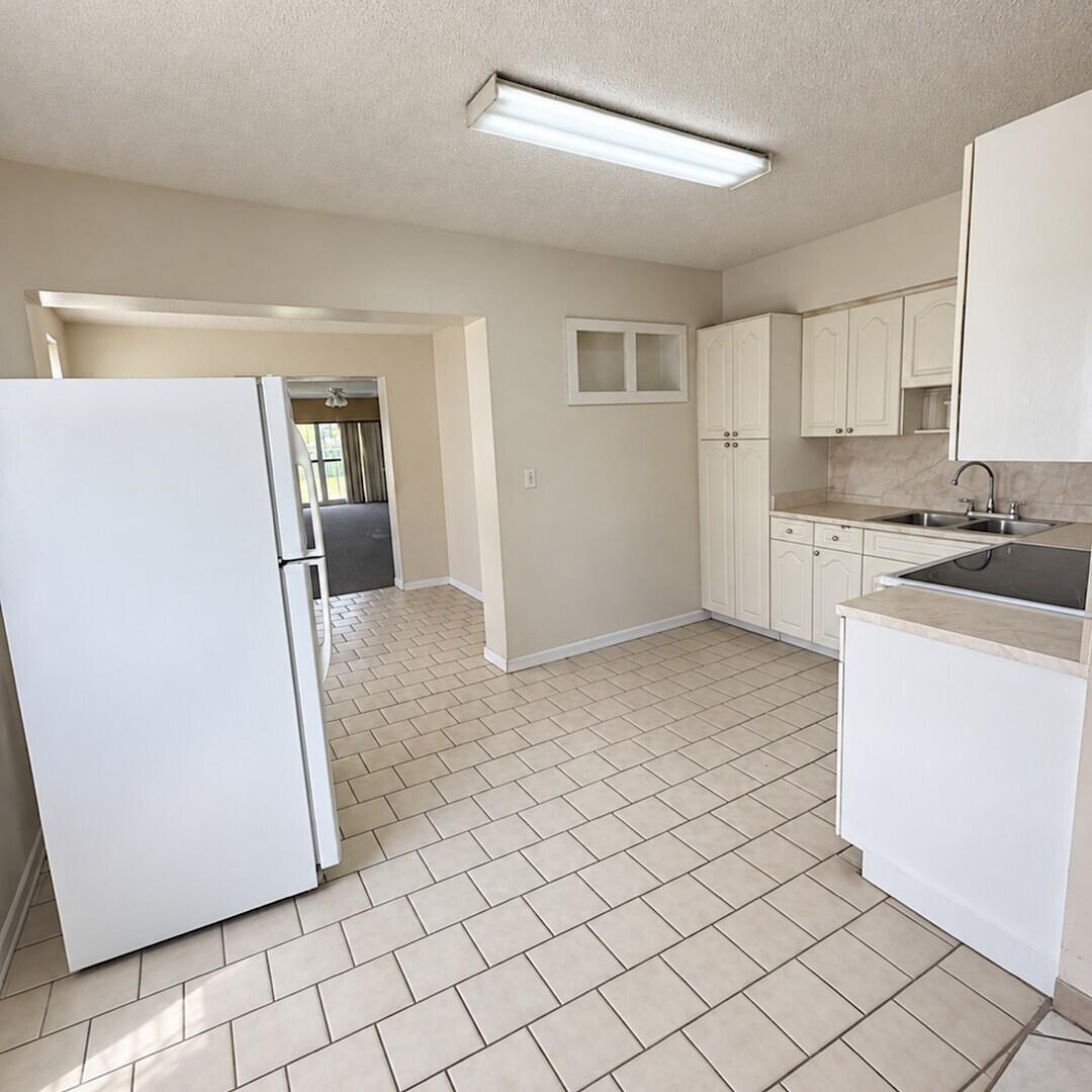 915 RUTLAND Street, Opa-Locka, FL 33054, Opa-Locka - Photo 5