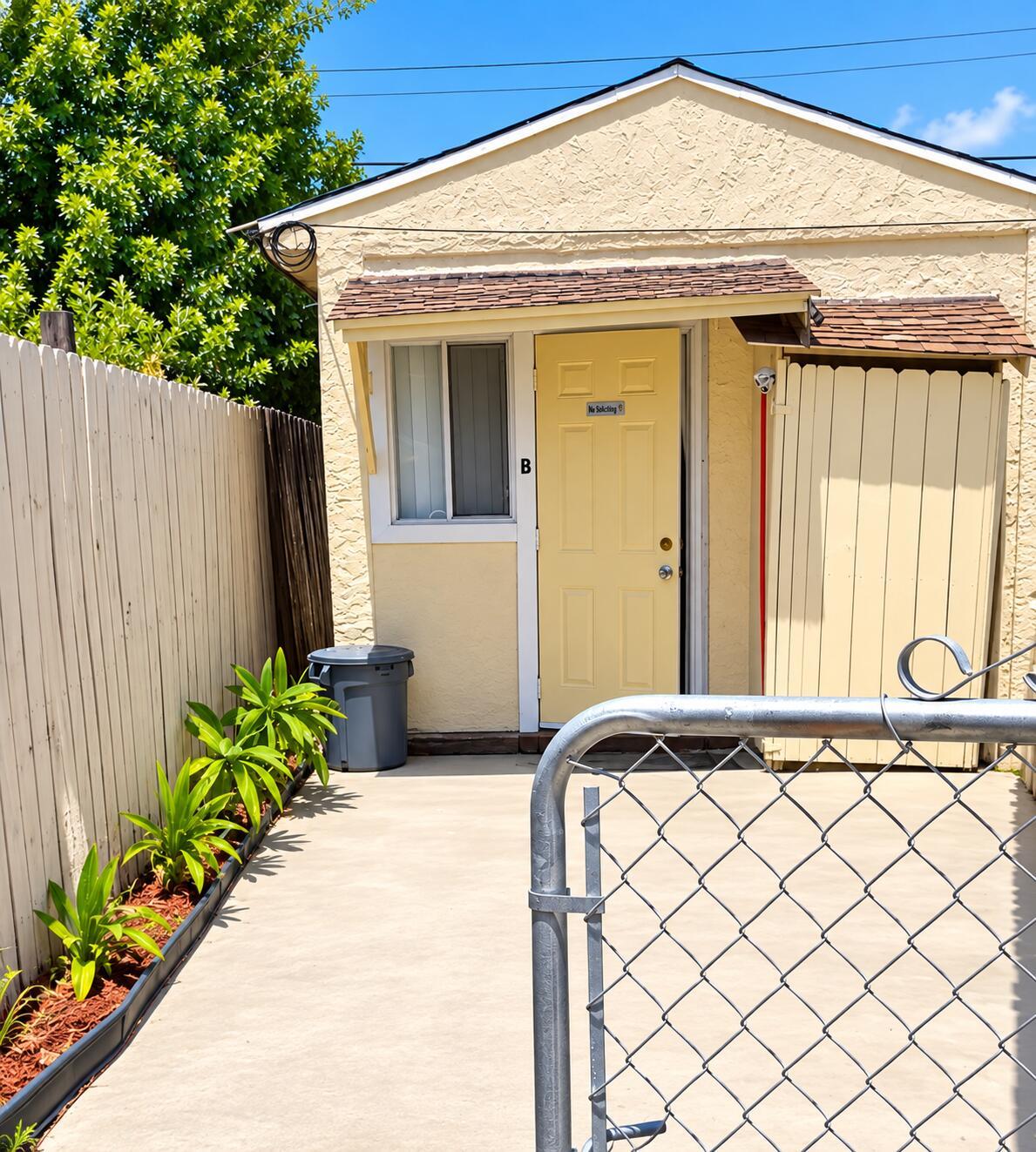 724 W 3RD Street, Riviera Beach, FL 33404, Riviera Beach - Photo 2