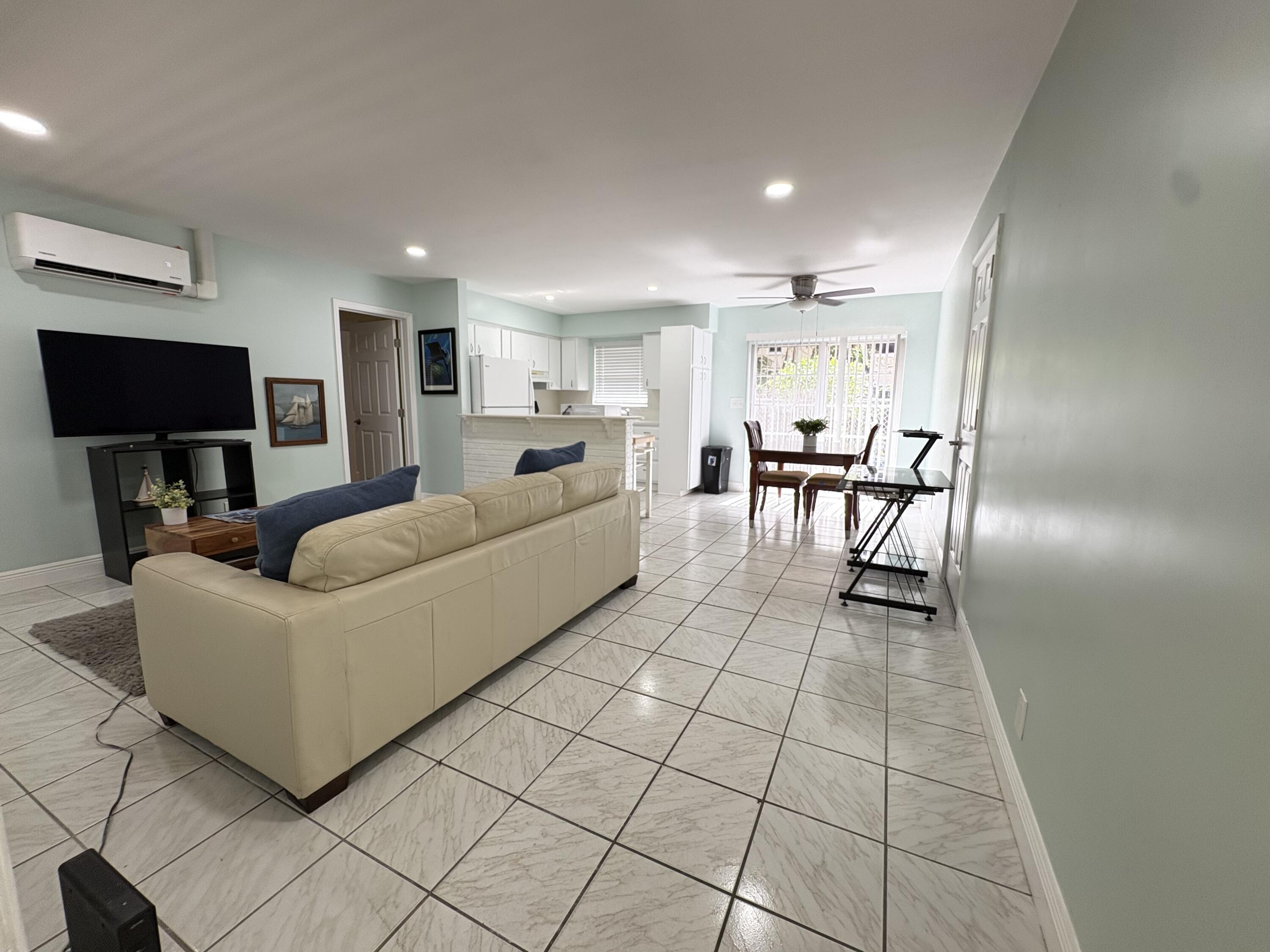 720 SE 15th Street 2, Fort Lauderdale, FL 33316, Fort Lauderdale - Photo 2