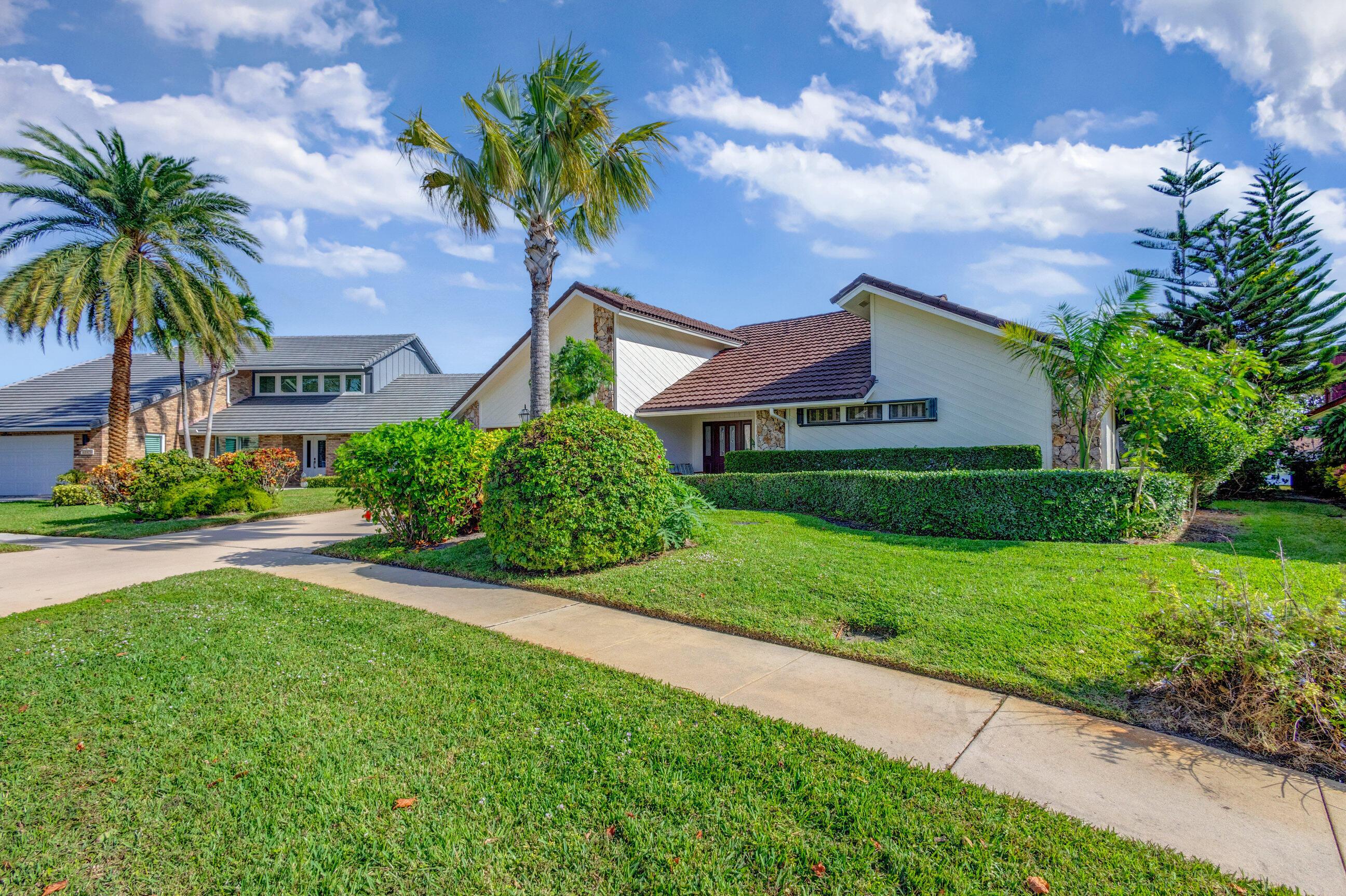 12870 La Rochelle Circle, Palm Beach Gardens, FL 33410, Palm Beach Gardens - Photo 2