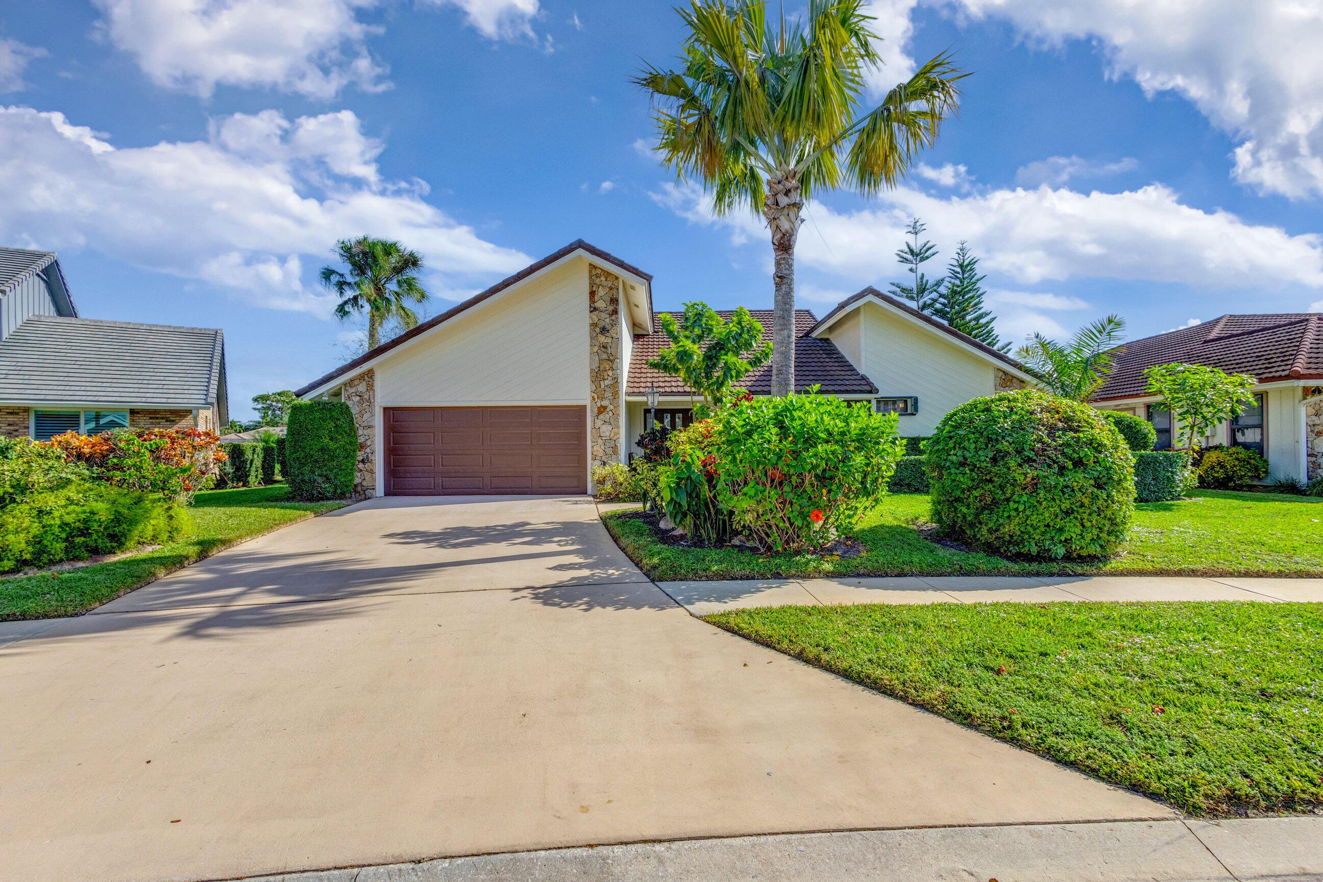 12870 La Rochelle Circle, Palm Beach Gardens, FL 33410, Palm Beach Gardens - Photo 4