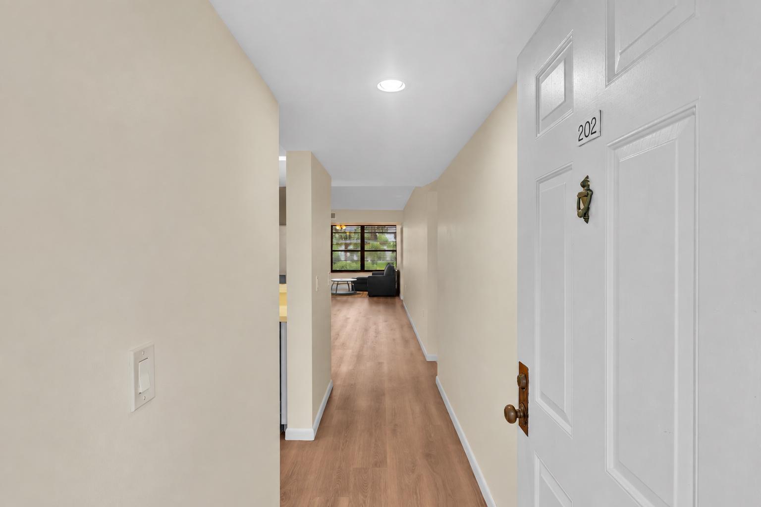 3650 Whitehall Drive 202, West Palm Beach, FL 33401, West Palm Beach - Photo 4