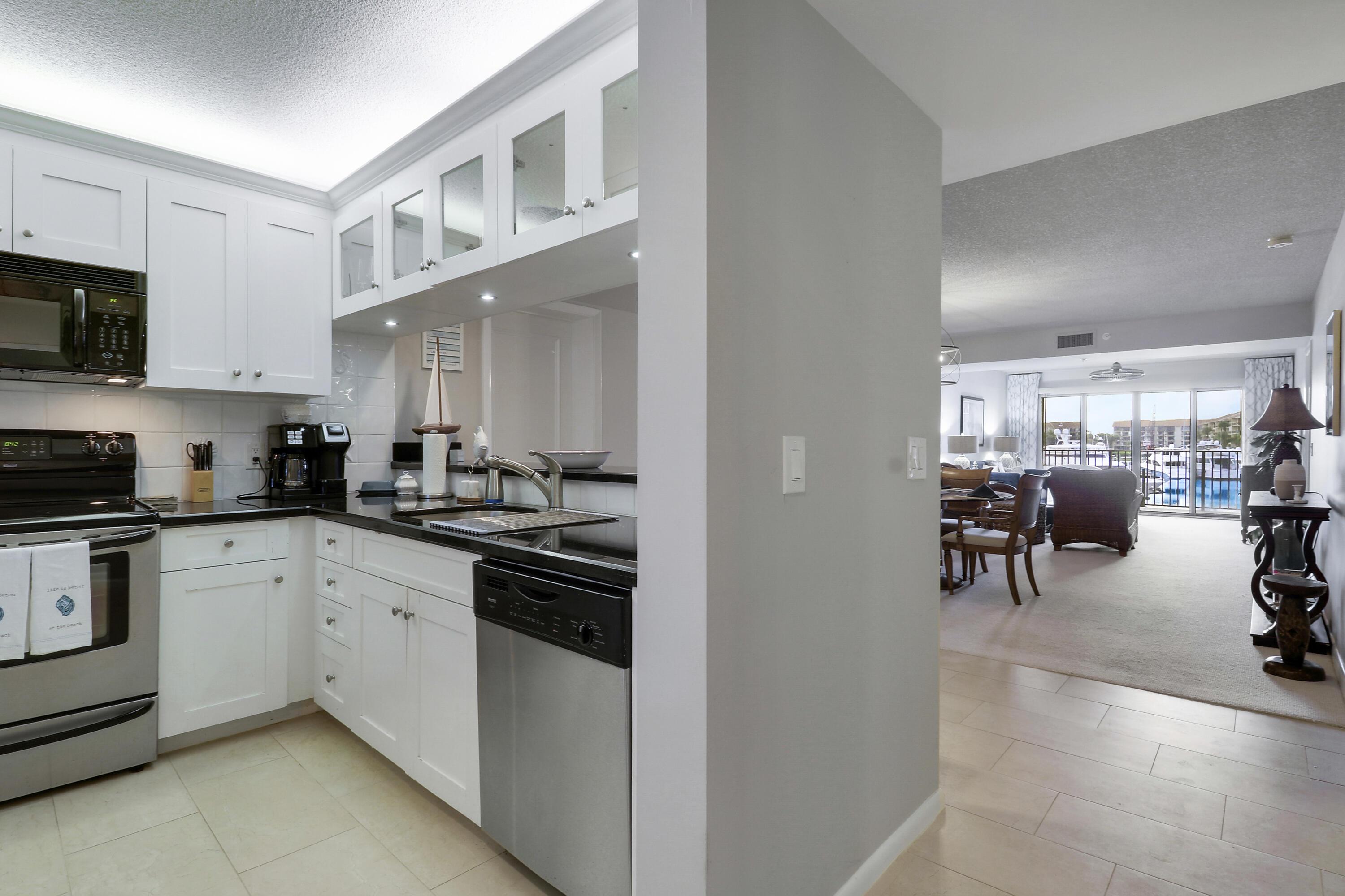 1601 Marina Isle Way 202, Jupiter, FL 33477, Jupiter - Photo 4