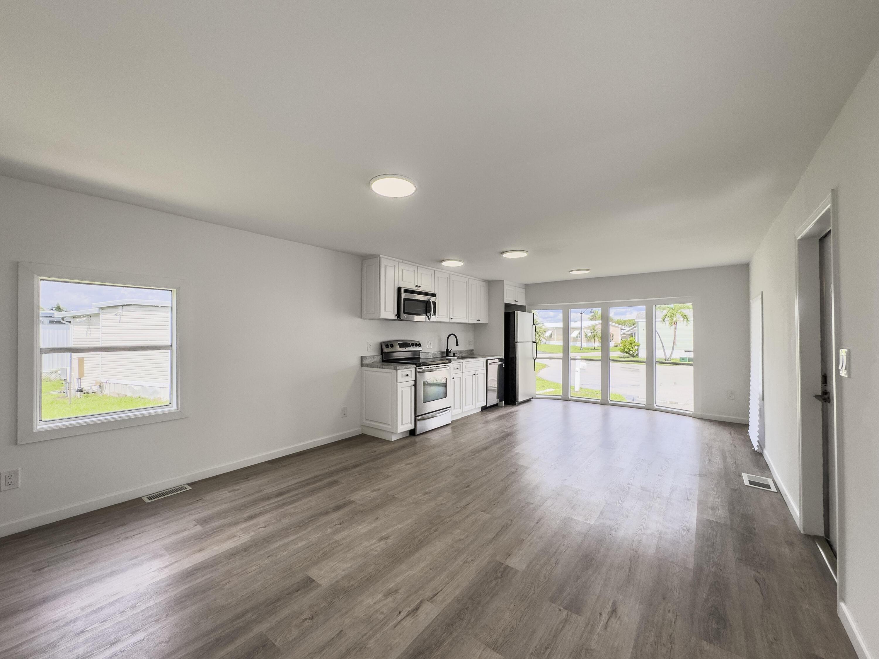4022 68th Street N 826, Riviera Beach, FL 33404, Riviera Beach - Photo 3