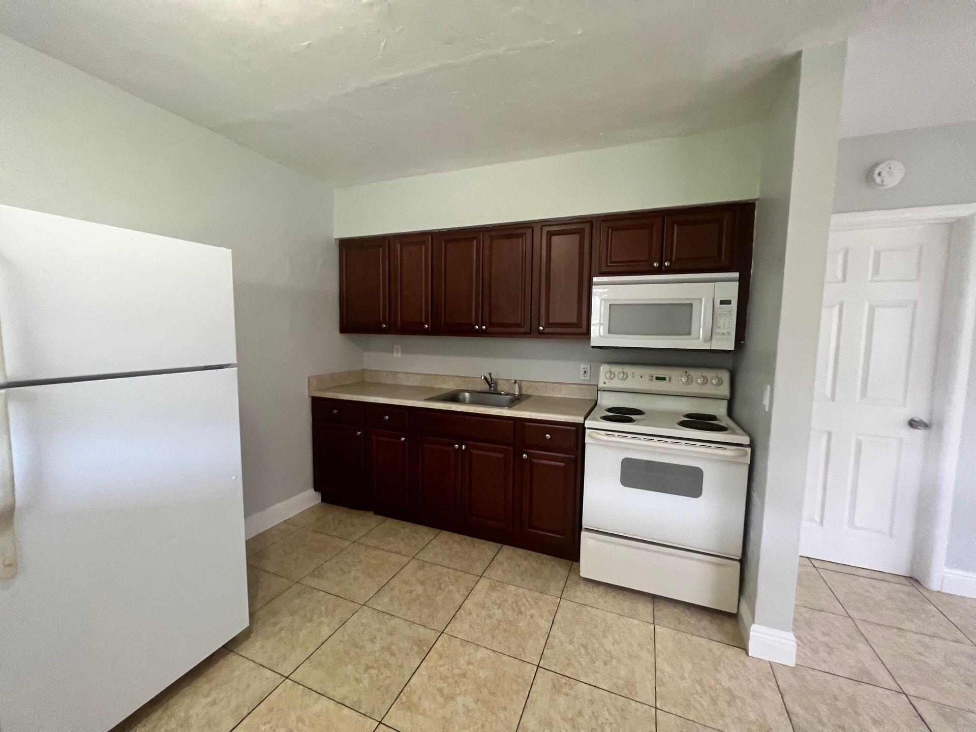 4820 Maine Street 4, Lake Worth, FL 33461, Lake Worth - Photo 4