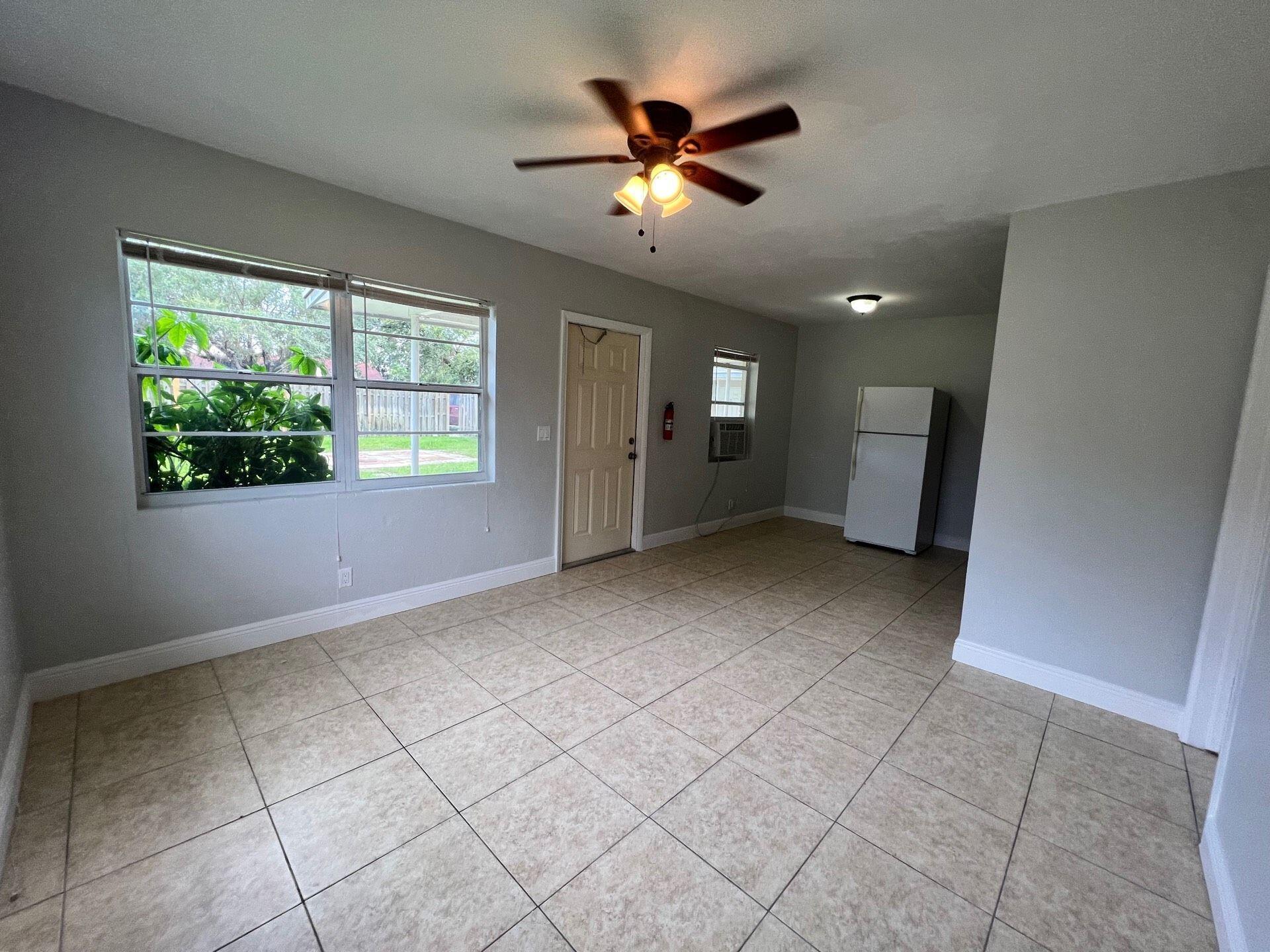 4820 Maine Street 4, Lake Worth, FL 33461, Lake Worth - Photo 5