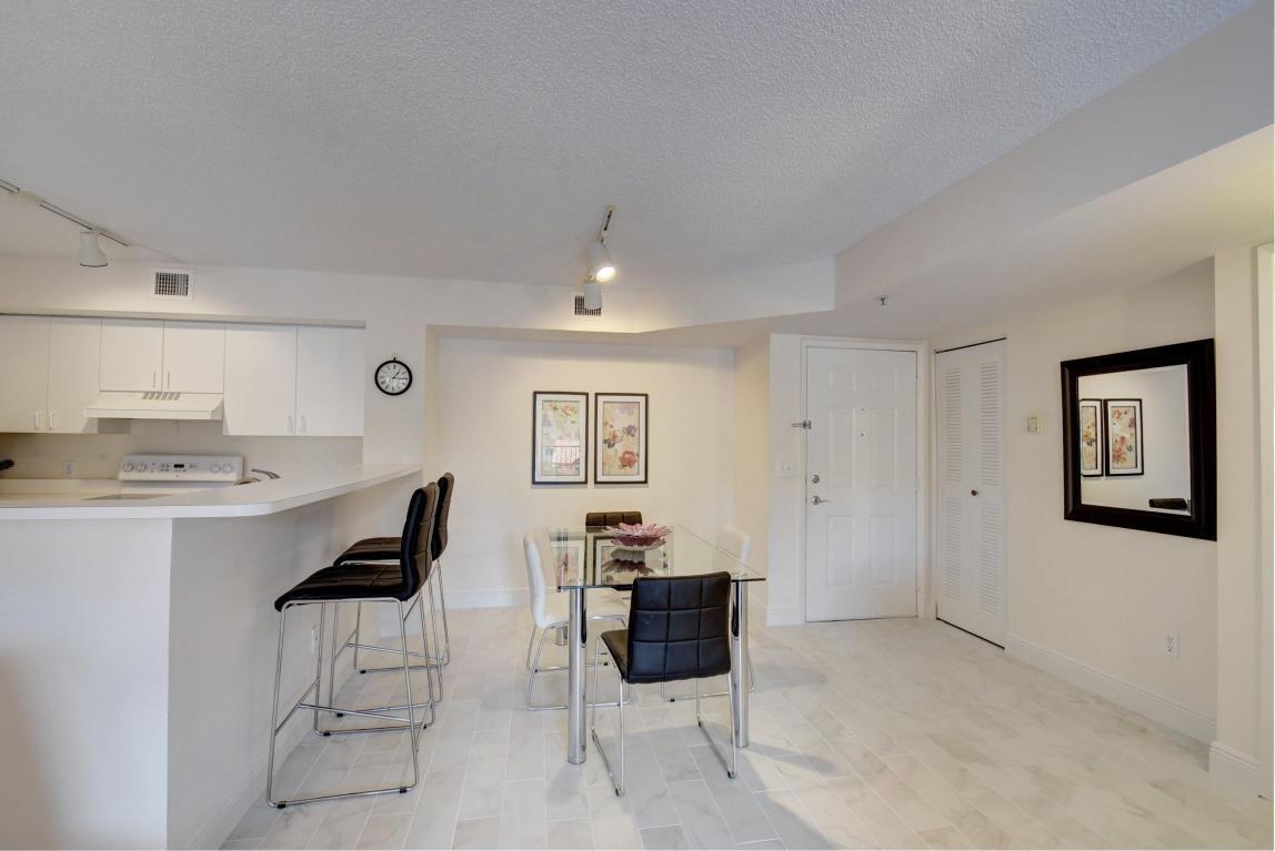 135 Yacht Club Way 207, Hypoluxo, FL 33462, Hypoluxo - Photo 3