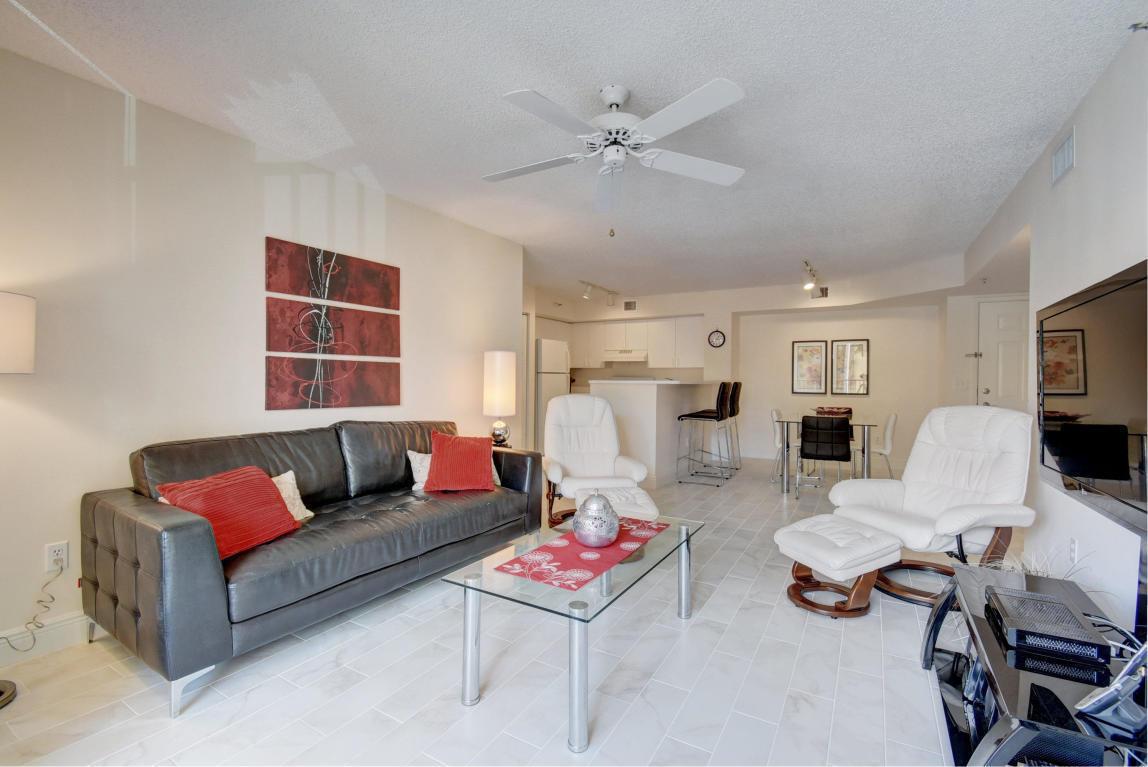 135 Yacht Club Way 207, Hypoluxo, FL 33462, Hypoluxo - Photo 4