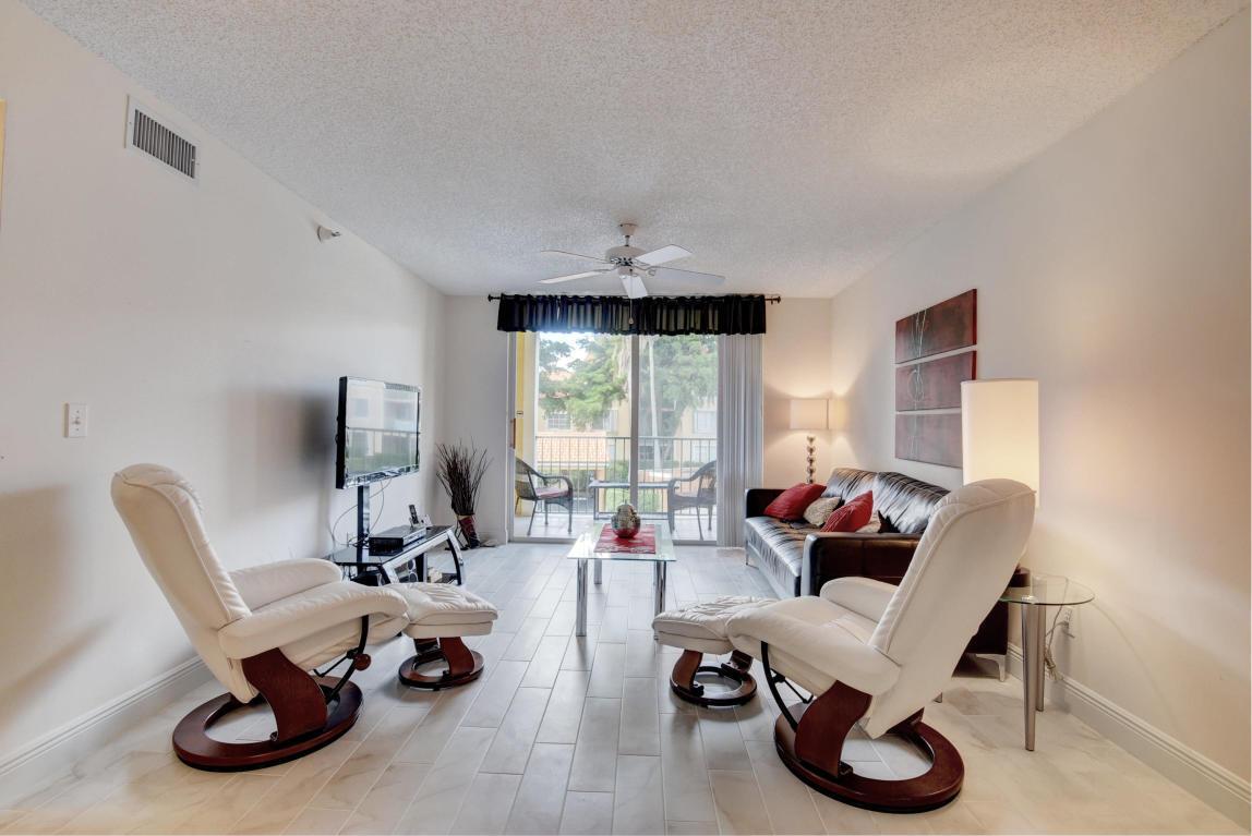 135 Yacht Club Way 207, Hypoluxo, FL 33462, Hypoluxo - Photo 5