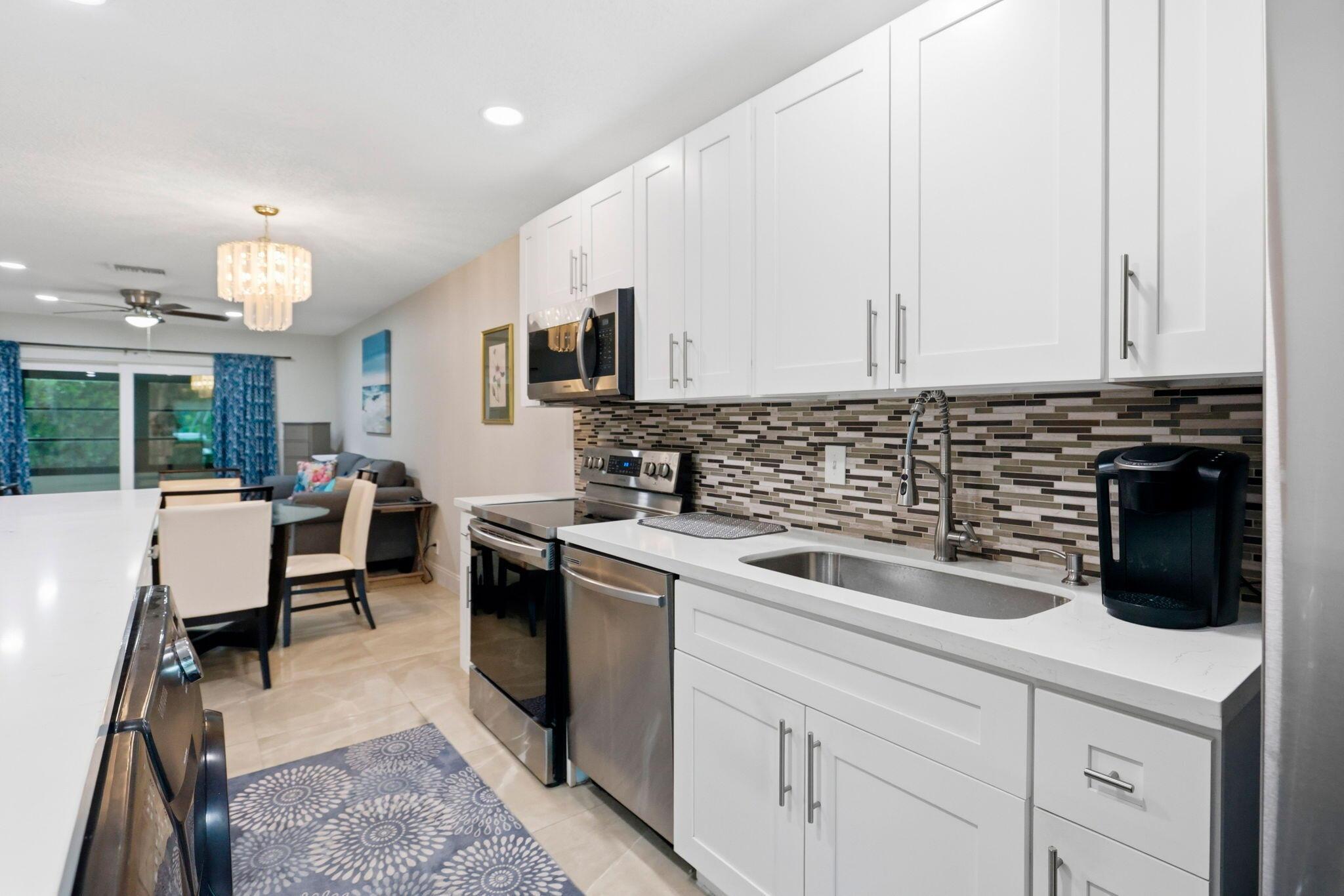 13984 VIA FLORA C, Delray Beach, FL 33484, Delray Beach - Photo 5