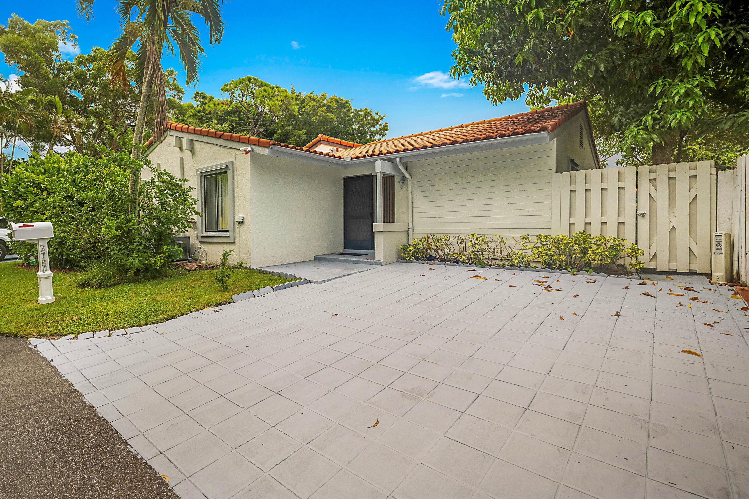 2780 NORFOLK PINE Court, Lake Worth, FL 33462, Lake Worth - Photo 2