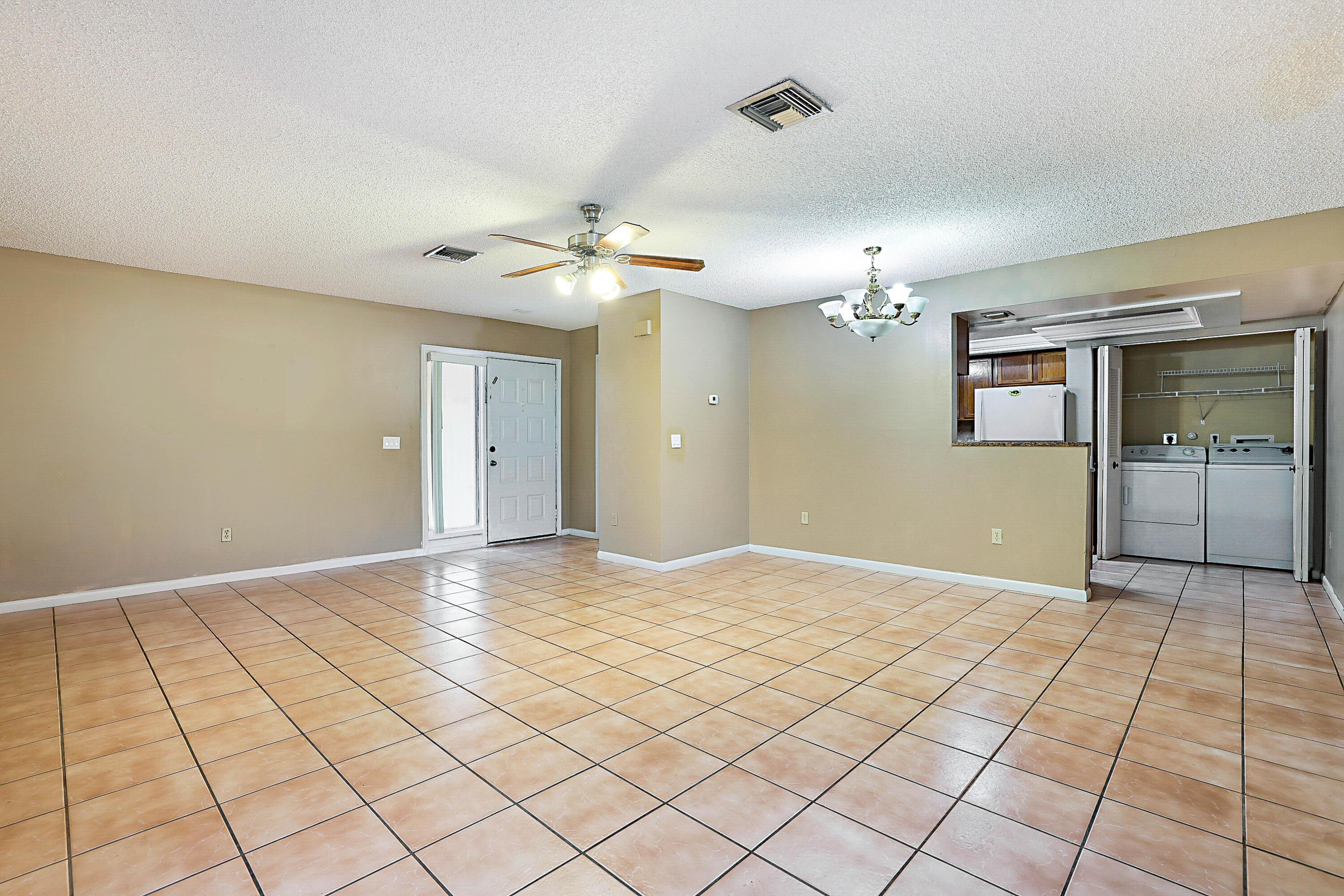 2780 NORFOLK PINE Court, Lake Worth, FL 33462, Lake Worth - Photo 4