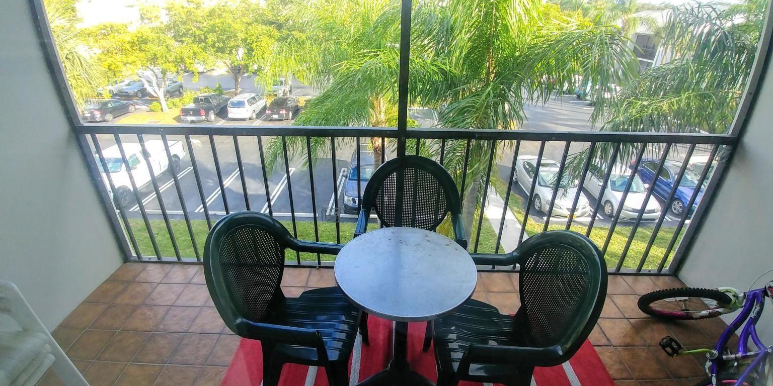 1009 Green Pine Boulevard D3, West Palm Beach, FL 33409, West Palm Beach - Photo 3