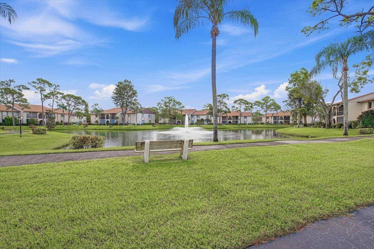 331 KNOTTY PINE Circle D-2, Greenacres, FL 33463, Greenacres - Photo 4