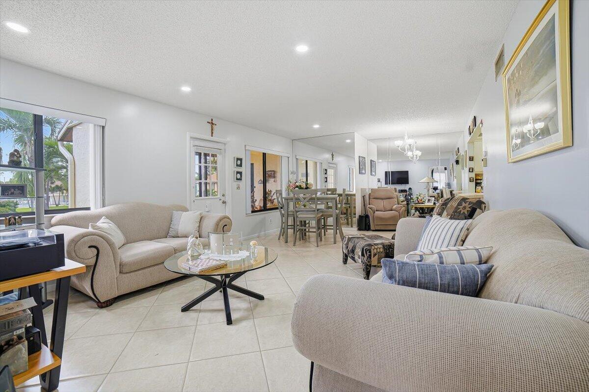 331 KNOTTY PINE Circle D-2, Greenacres, FL 33463, Greenacres - Photo 5