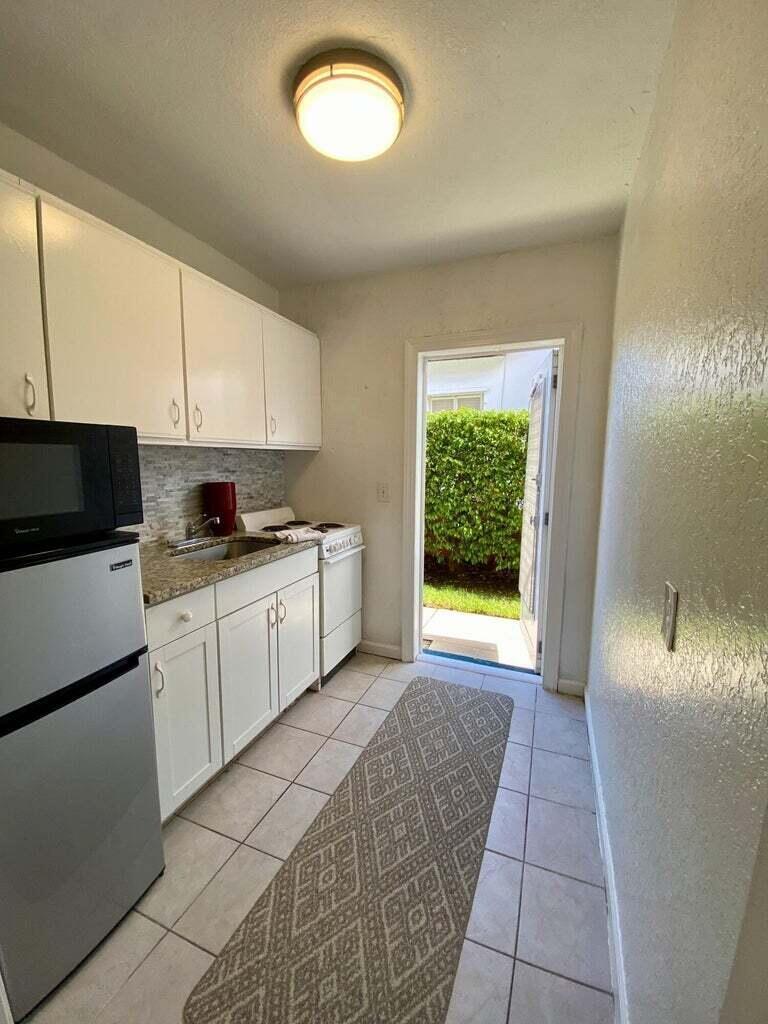 101 S GOLFVIEW Road 8, Lake Worth Beach, FL 33460, Lake Worth Beach - Photo 2