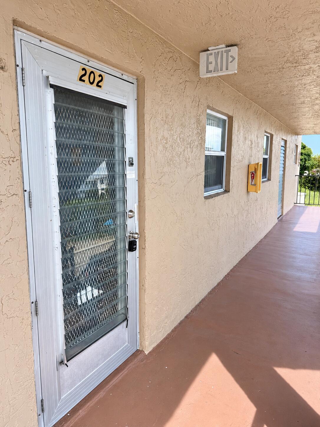 729 LORI Drive 202, Palm Springs, FL 33461, Palm Springs - Photo 2