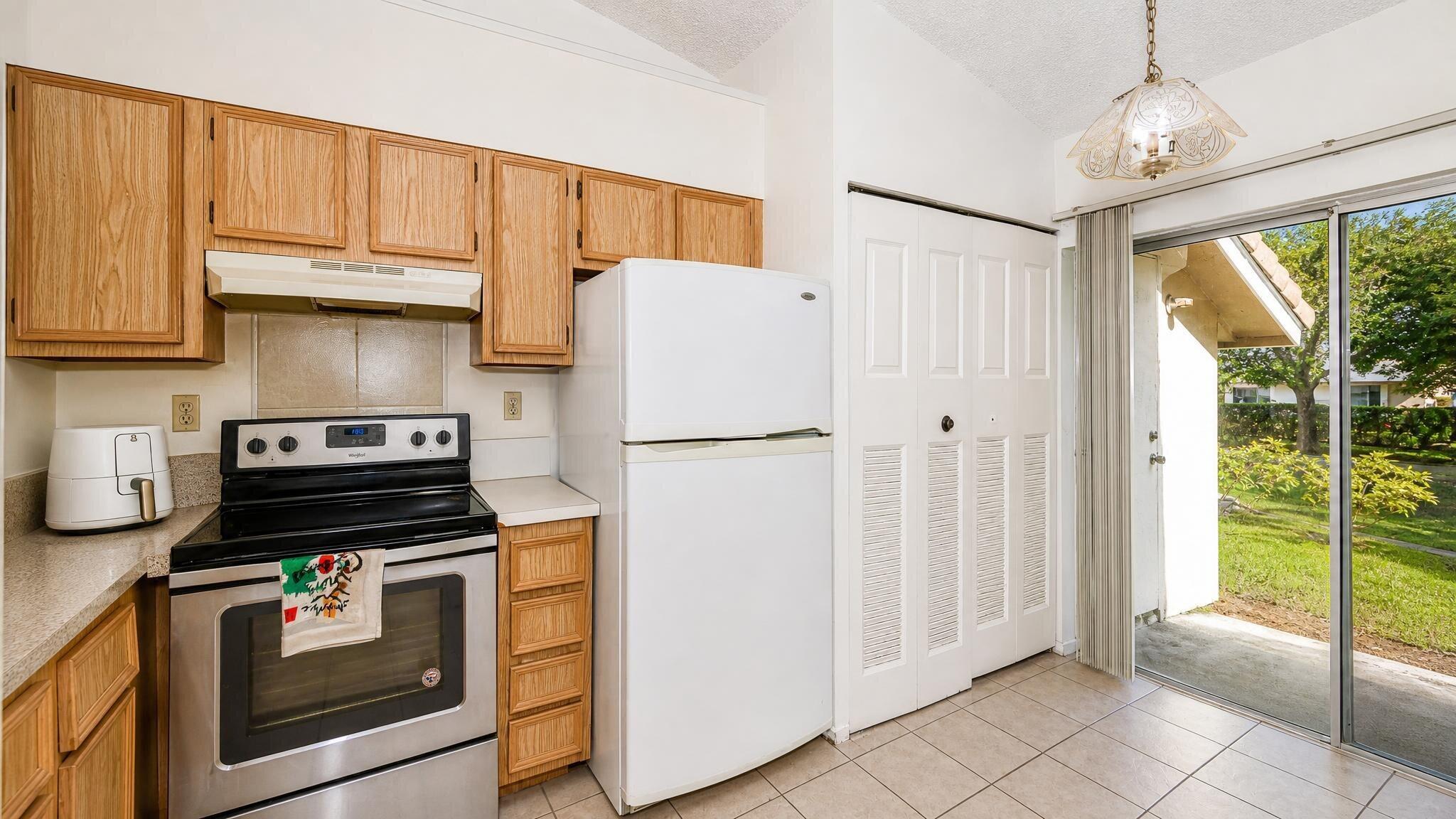 10880 NW 45th Street, Coral Springs, FL 33065, Coral Springs - Photo 3