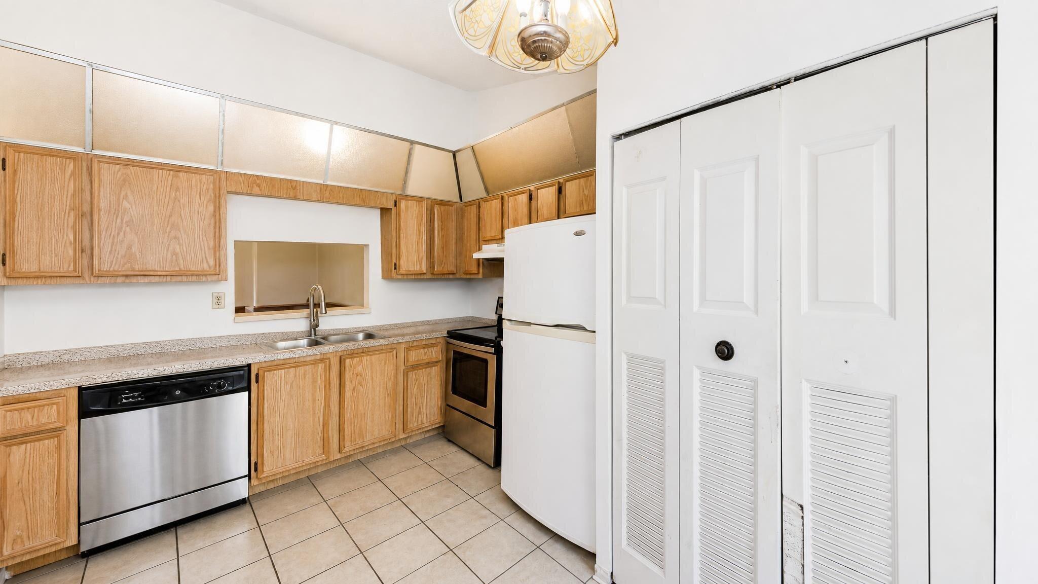 10880 NW 45th Street, Coral Springs, FL 33065, Coral Springs - Photo 4