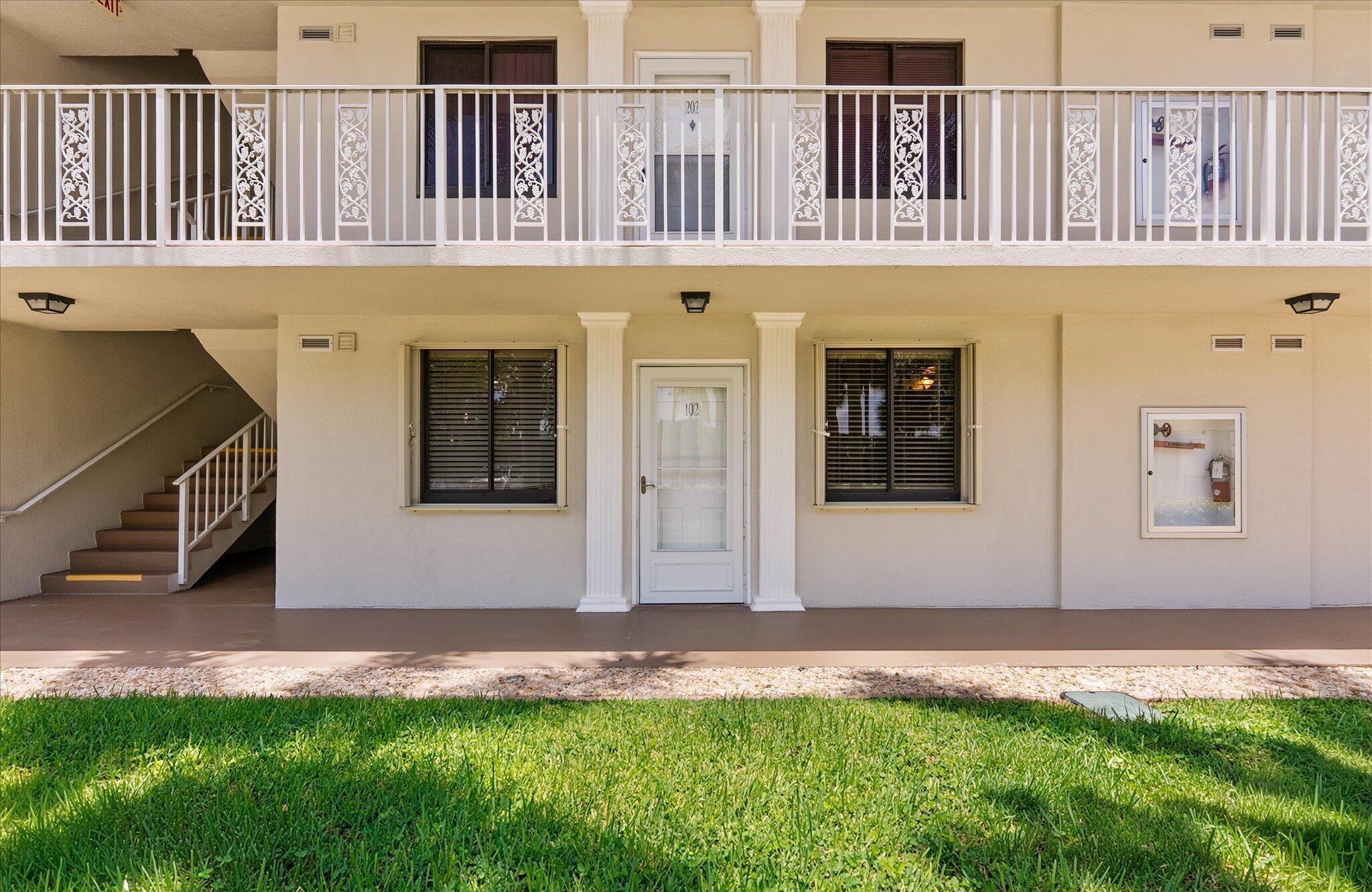 6205 BALBOA Circle 102, Boca Raton, FL 33433, Boca Raton - Photo 2
