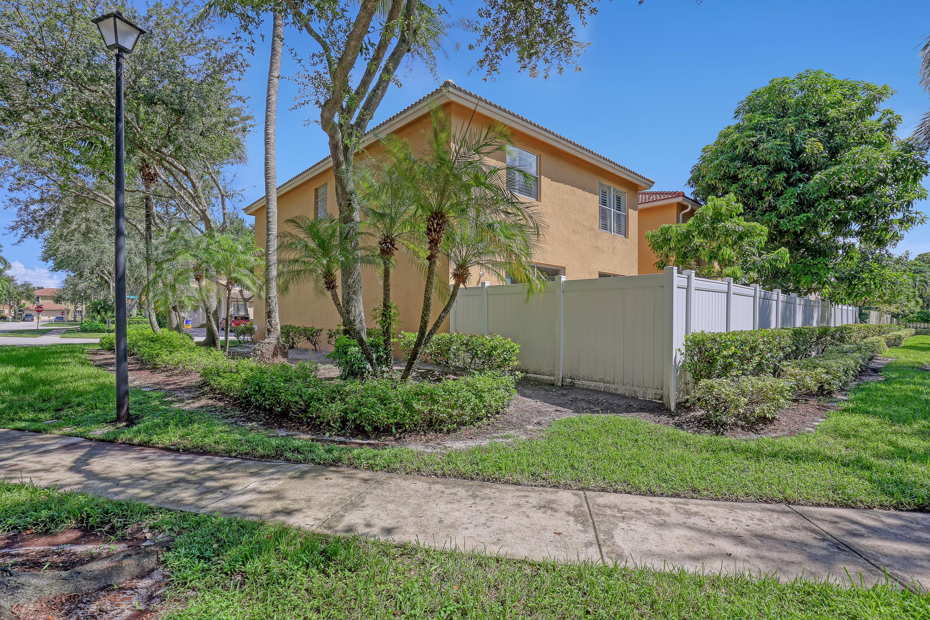 4493 Lake Tahoe Circle, West Palm Beach, FL 33409, West Palm Beach - Photo 3