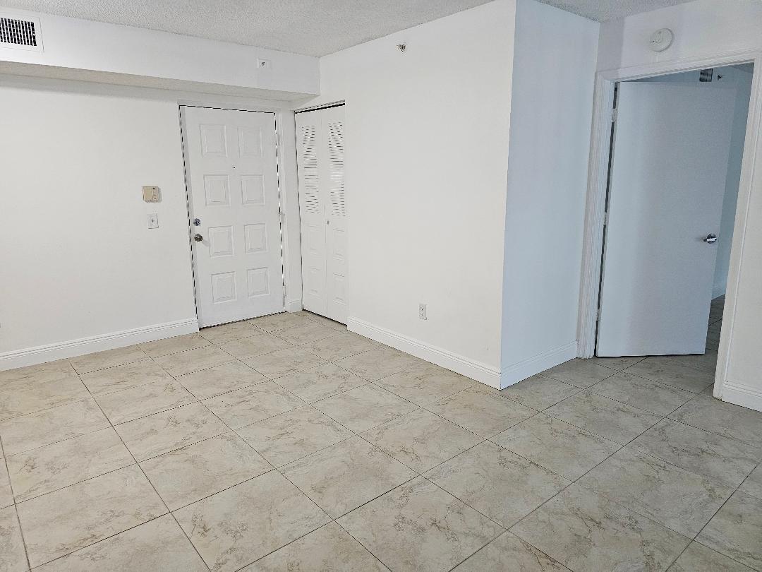 460 S Park Road 6-207, Hollywood, FL 33021, Hollywood - Photo 3
