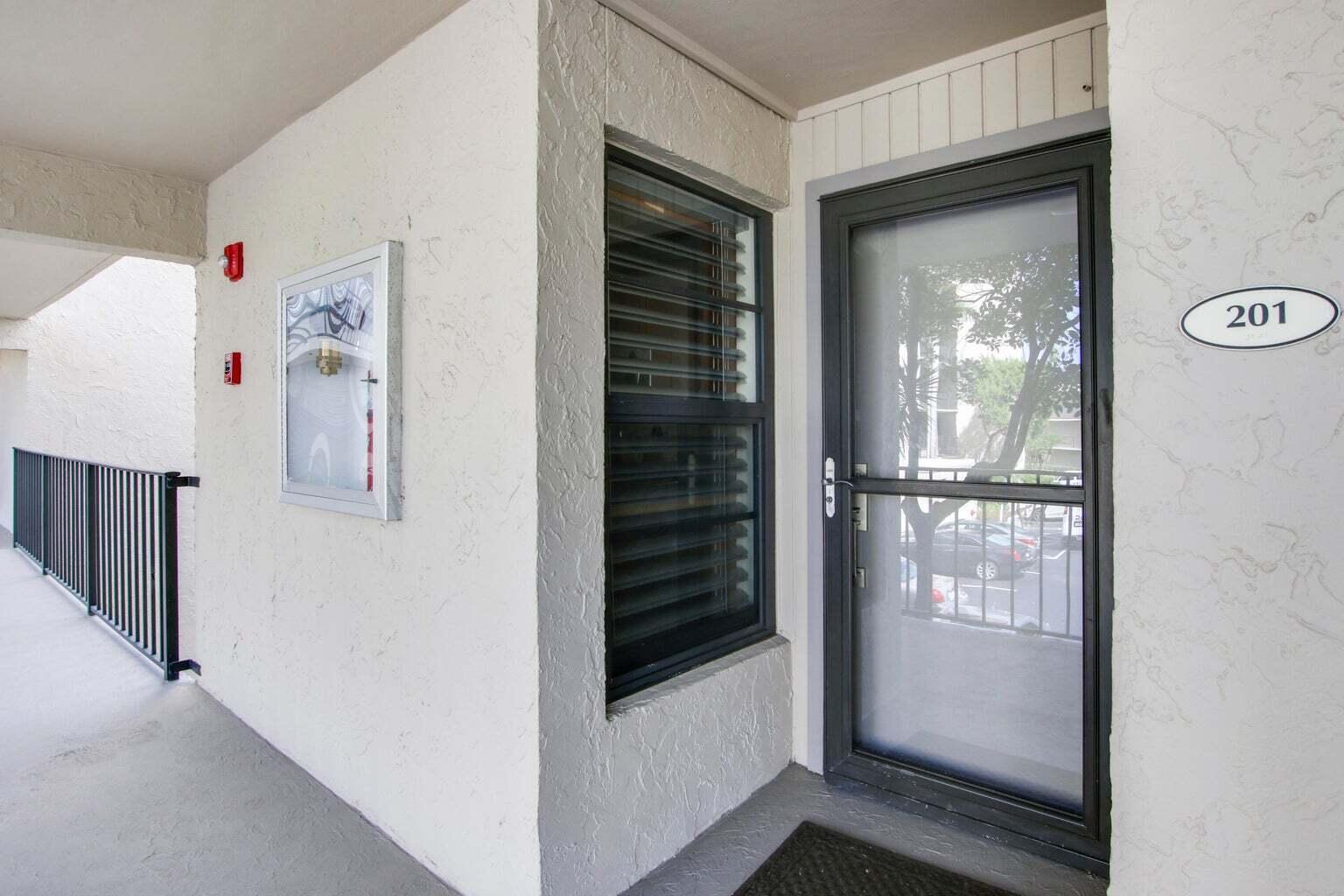 8 Royal Palm Way 2010, Boca Raton, FL 33432, Boca Raton - Photo 3