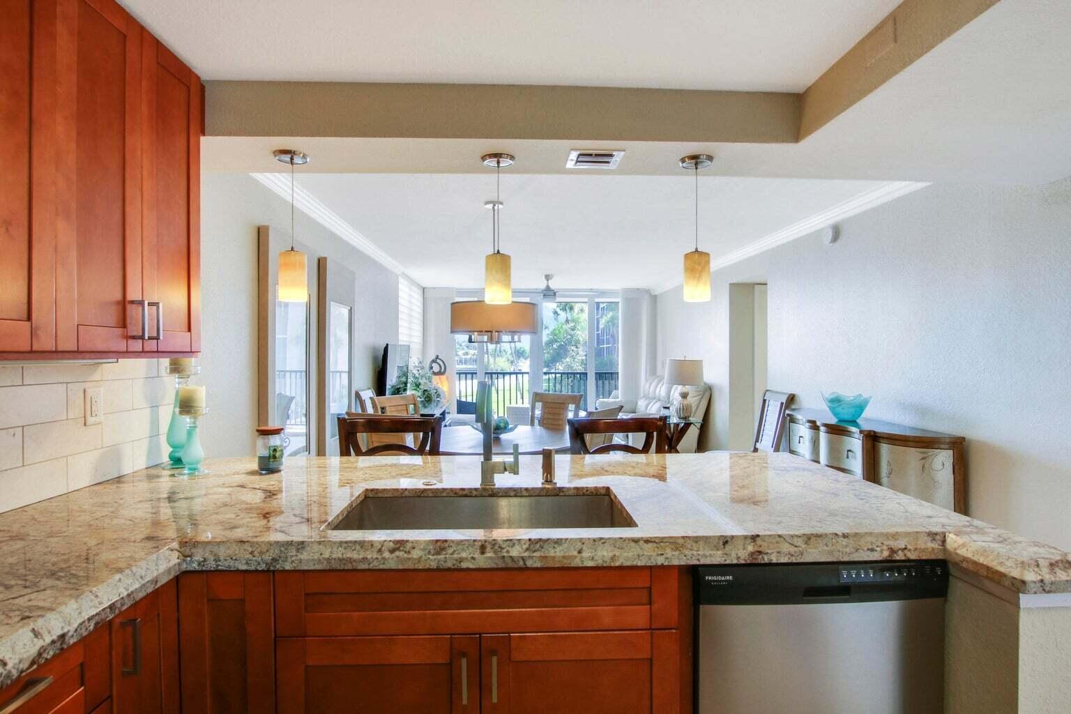 8 Royal Palm Way 2010, Boca Raton, FL 33432, Boca Raton - Photo 5