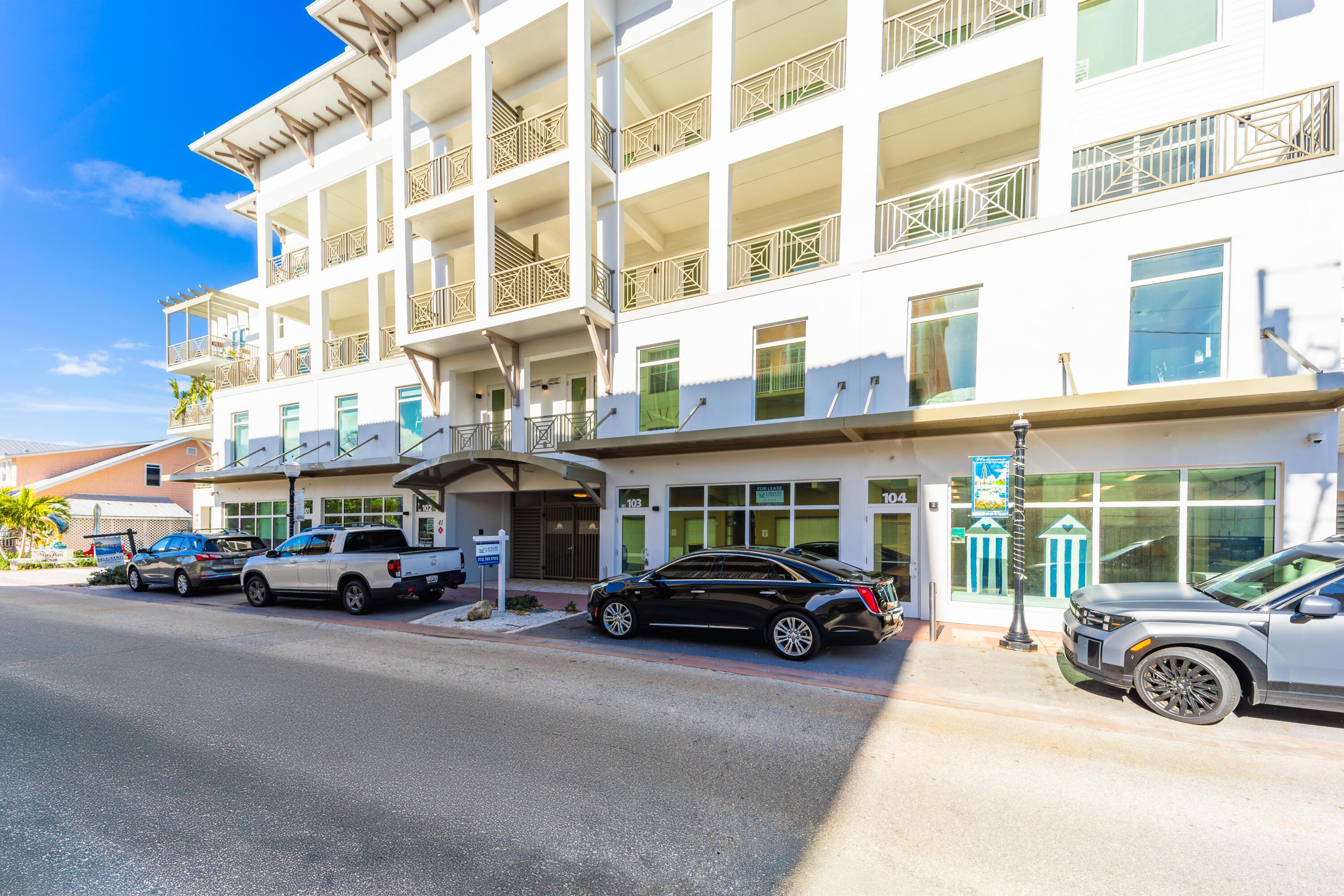 41 SW SEMINOLE Street 104, Stuart, FL 34994, Stuart - Photo 3