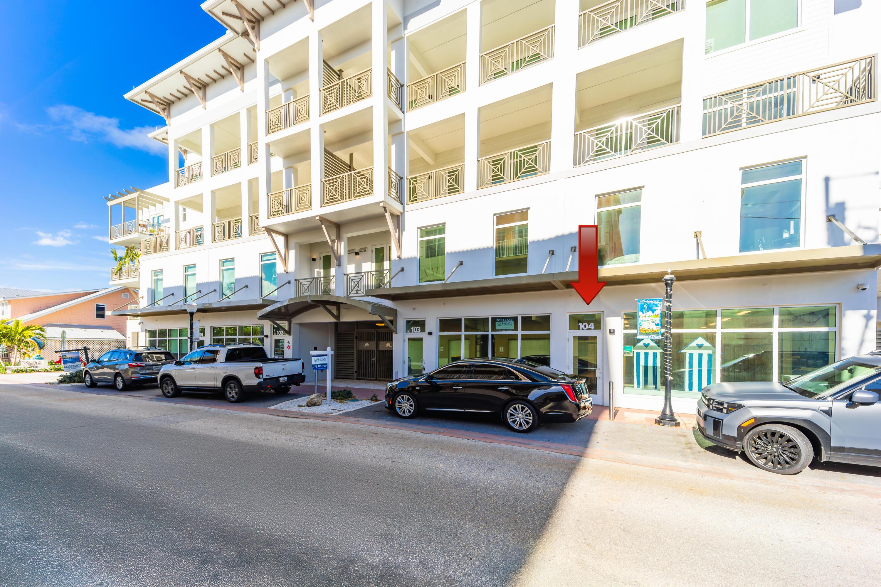 41 SW SEMINOLE Street 104, Stuart, FL 34994, Stuart - Photo 4