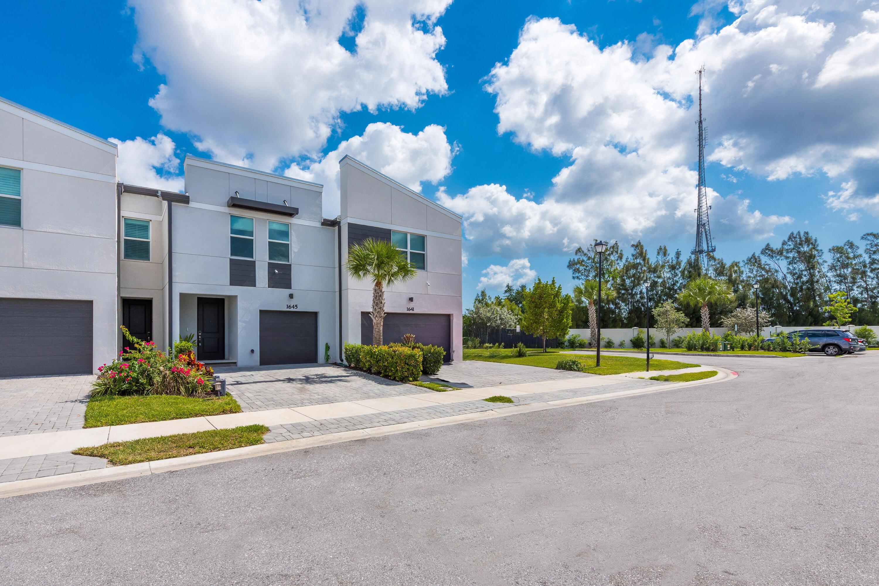 1645 Lindley Street, Mangonia Park, FL 33407, Mangonia Park - Photo 5