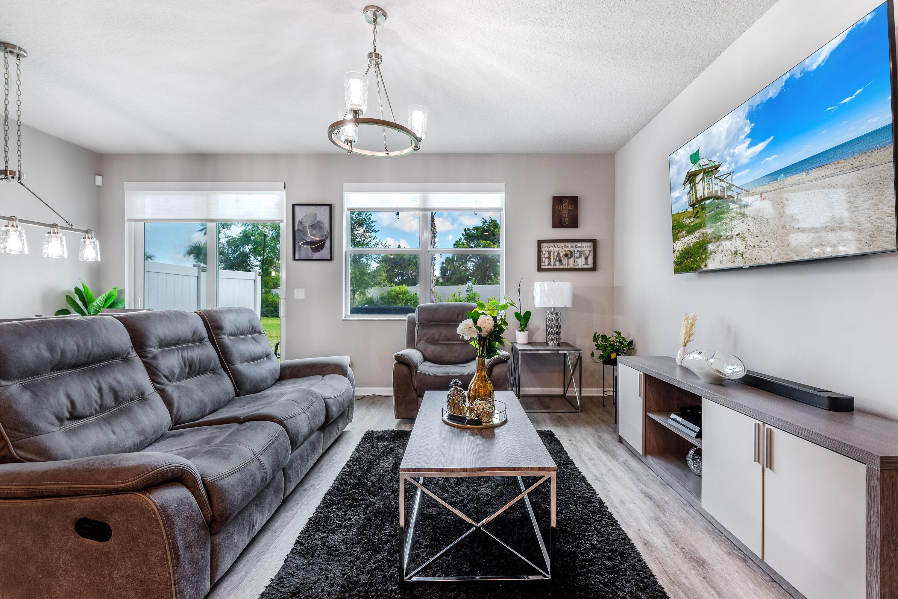 1645 Lindley Street, Mangonia Park, FL 33407, Mangonia Park - Photo 4