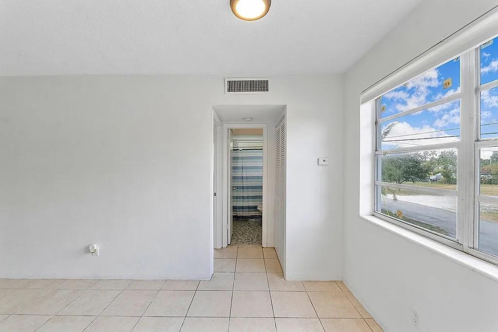 14950 N Miami Avenue 6, Miami, FL 33168, Miami - Photo 5