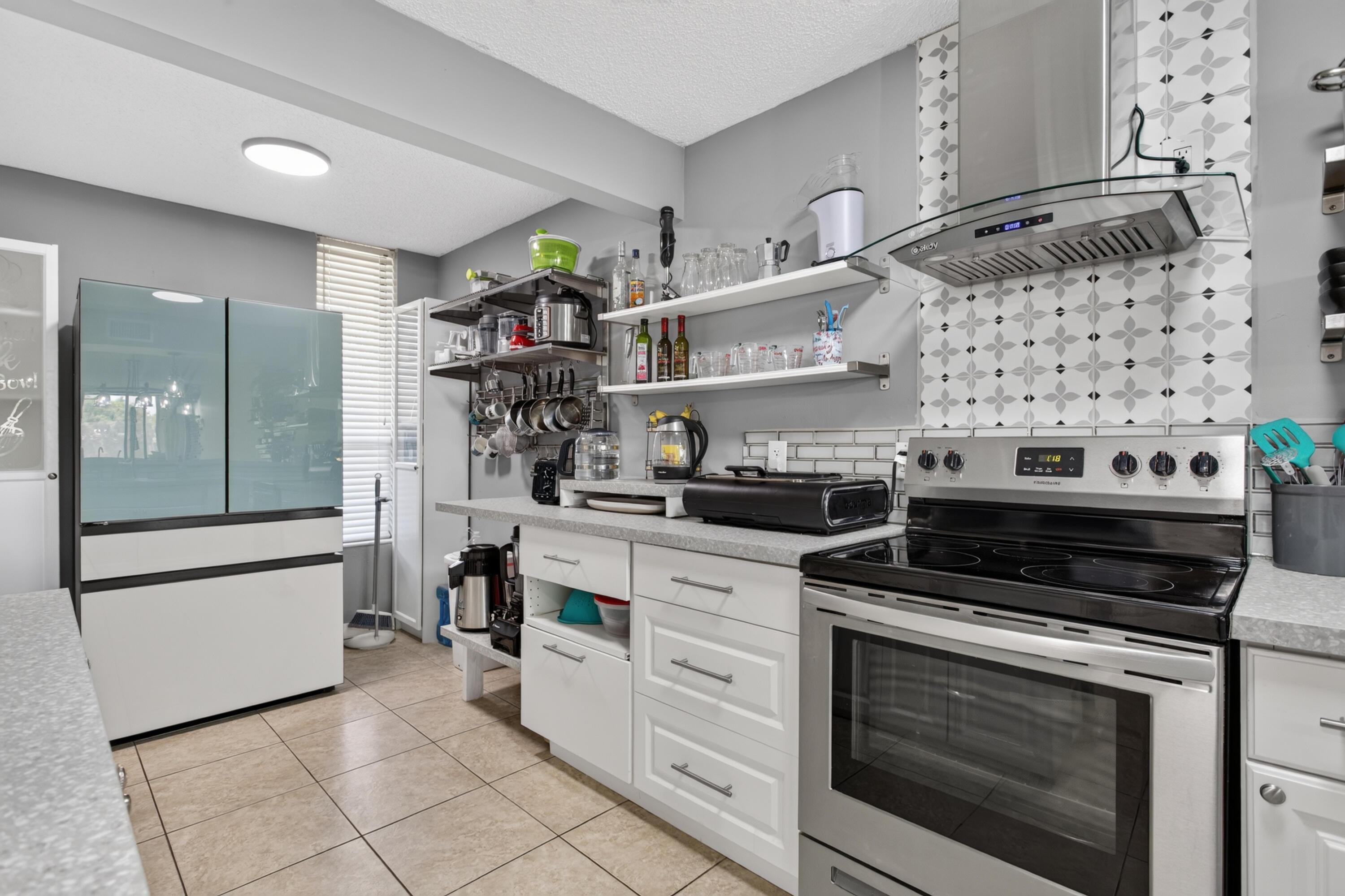 5626 Coral Lake Drive 302, Margate, FL 33063, Margate - Photo 3