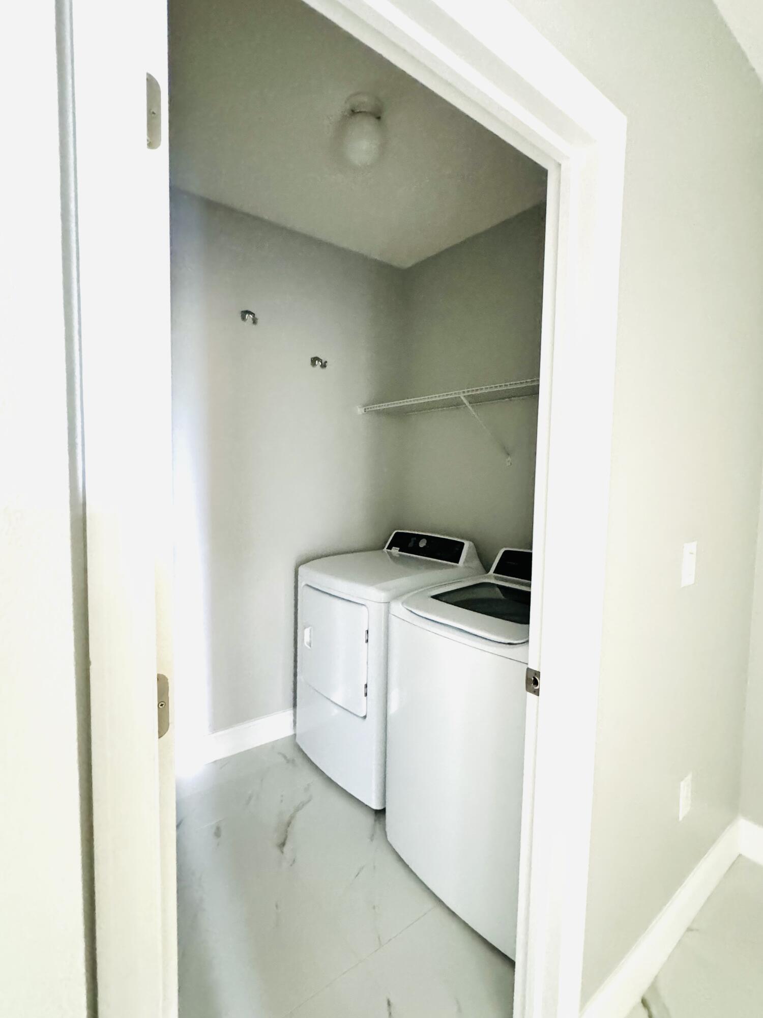 2251 SW Garfield Drive SW, Vero Beach, FL 32968, Vero Beach - Photo 2
