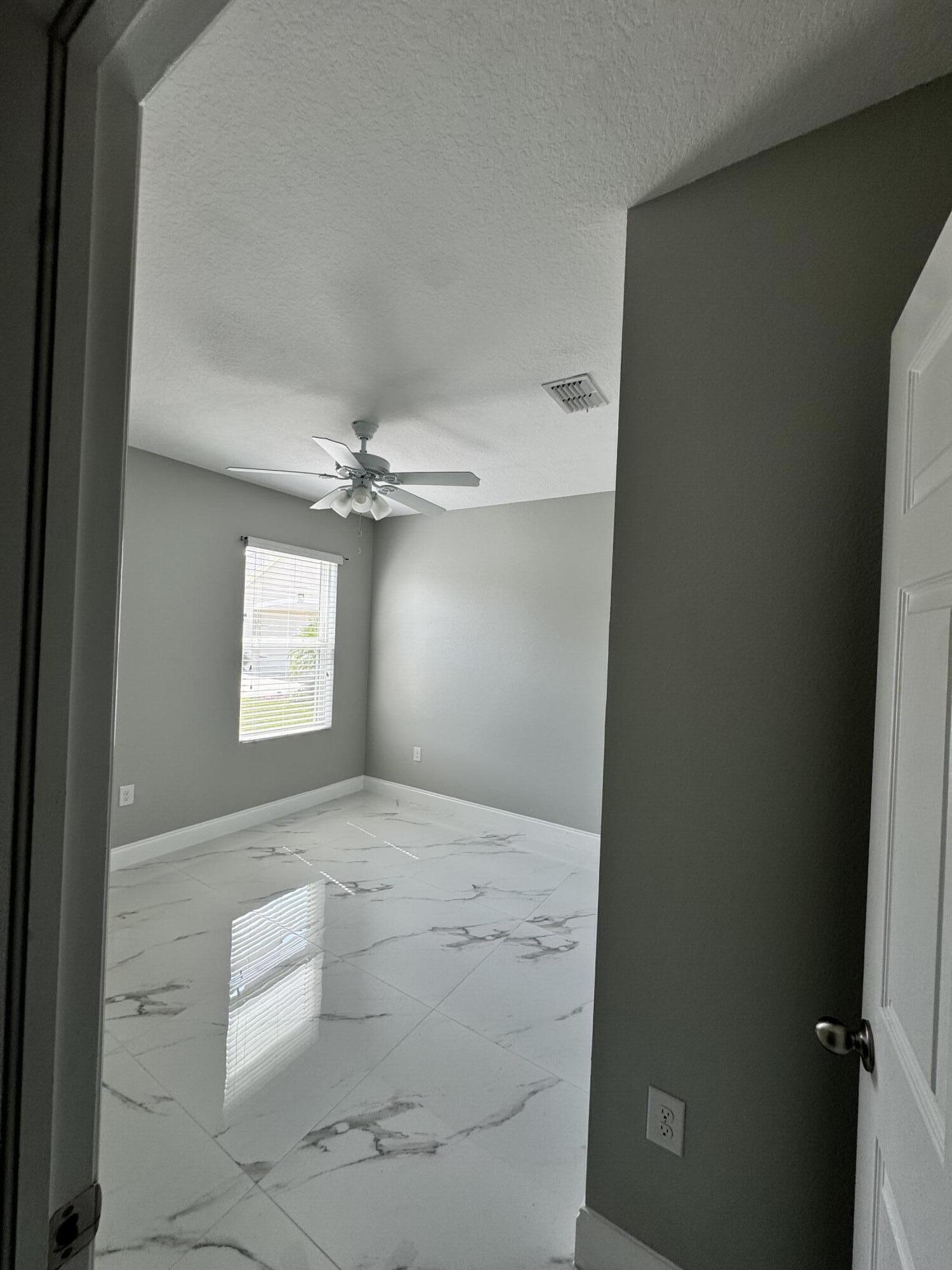 2251 SW Garfield Drive SW, Vero Beach, FL 32968, Vero Beach - Photo 4