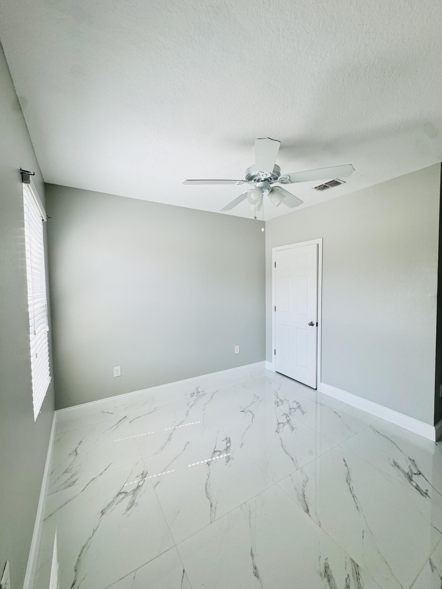2251 SW Garfield Drive SW, Vero Beach, FL 32968, Vero Beach - Photo 5