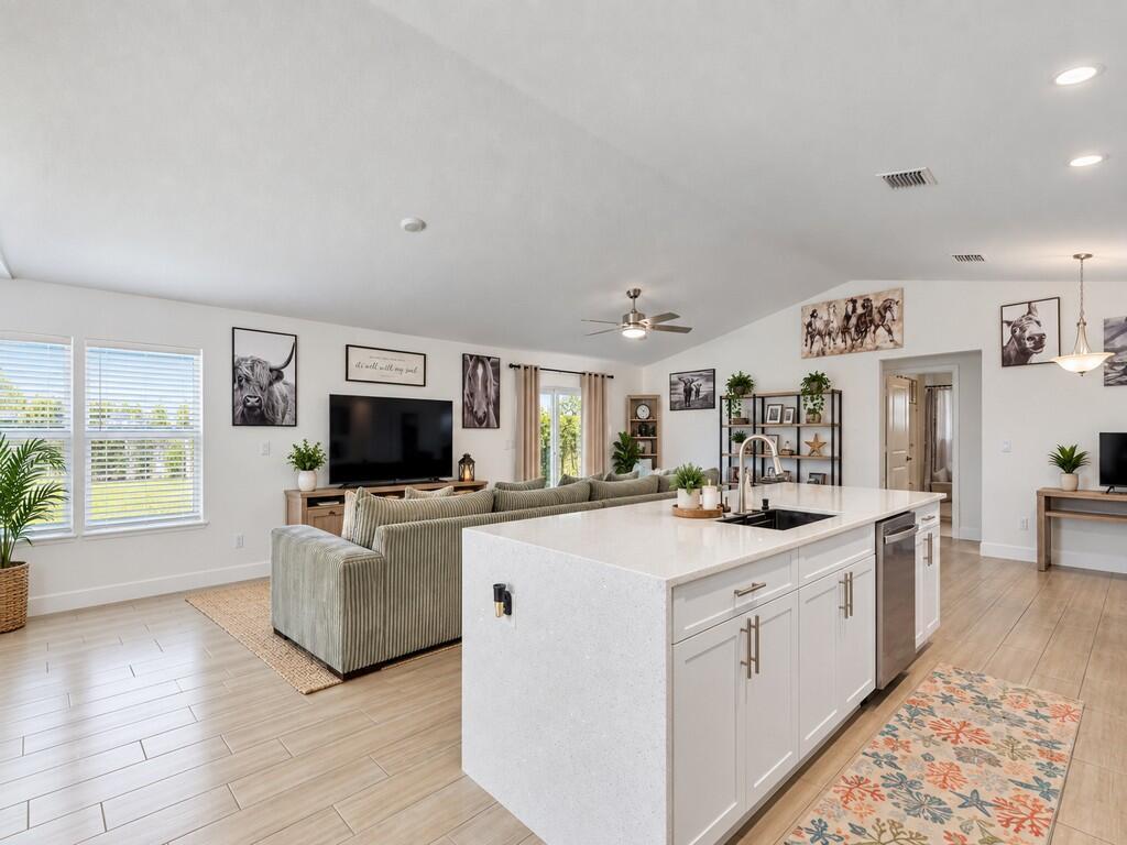 7735 101ST Court, Vero Beach, FL 32967, Vero Beach - Photo 3