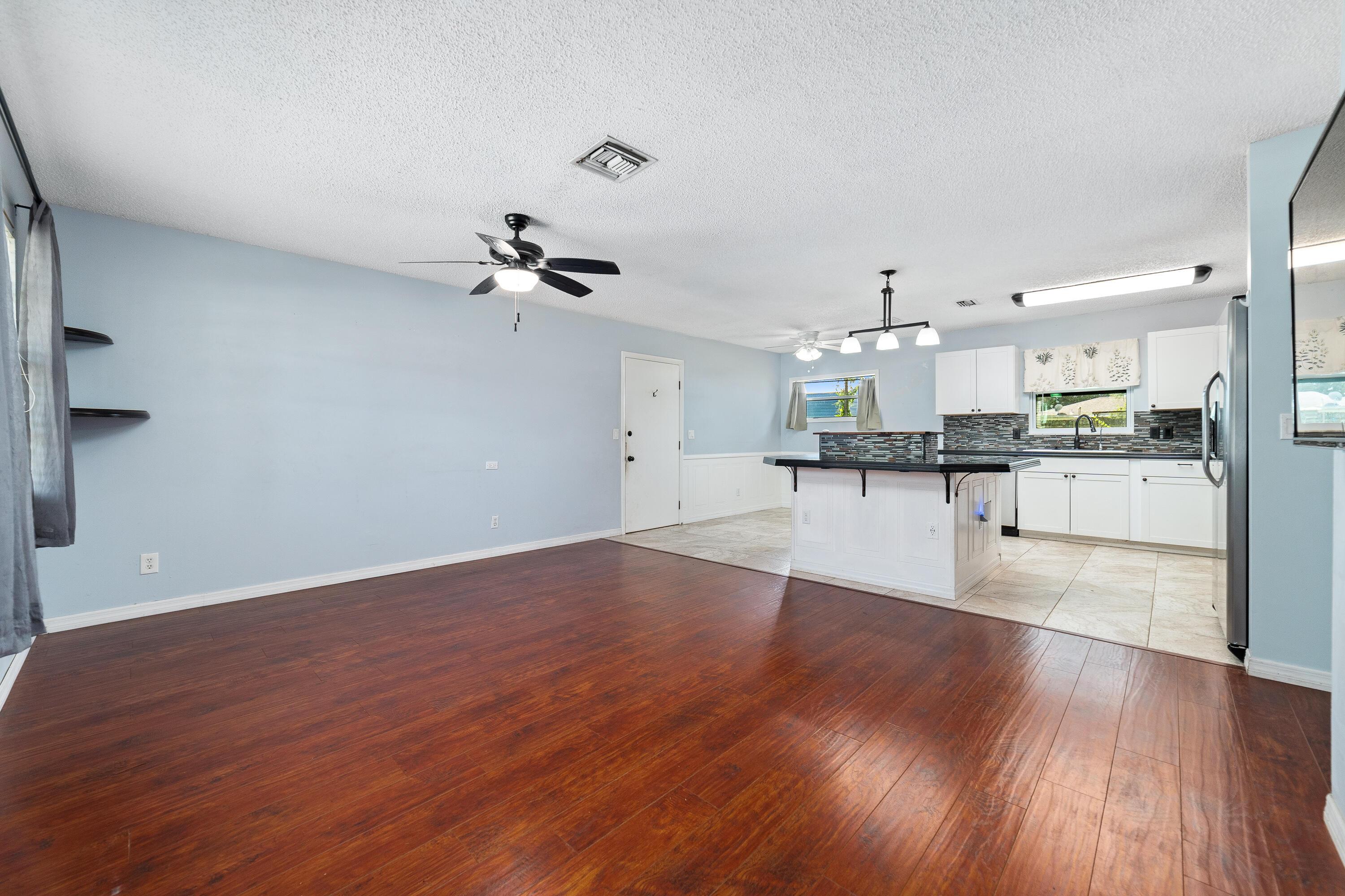 2175 18th Avenue SW, Vero Beach, FL 32962, Vero Beach - Photo 4