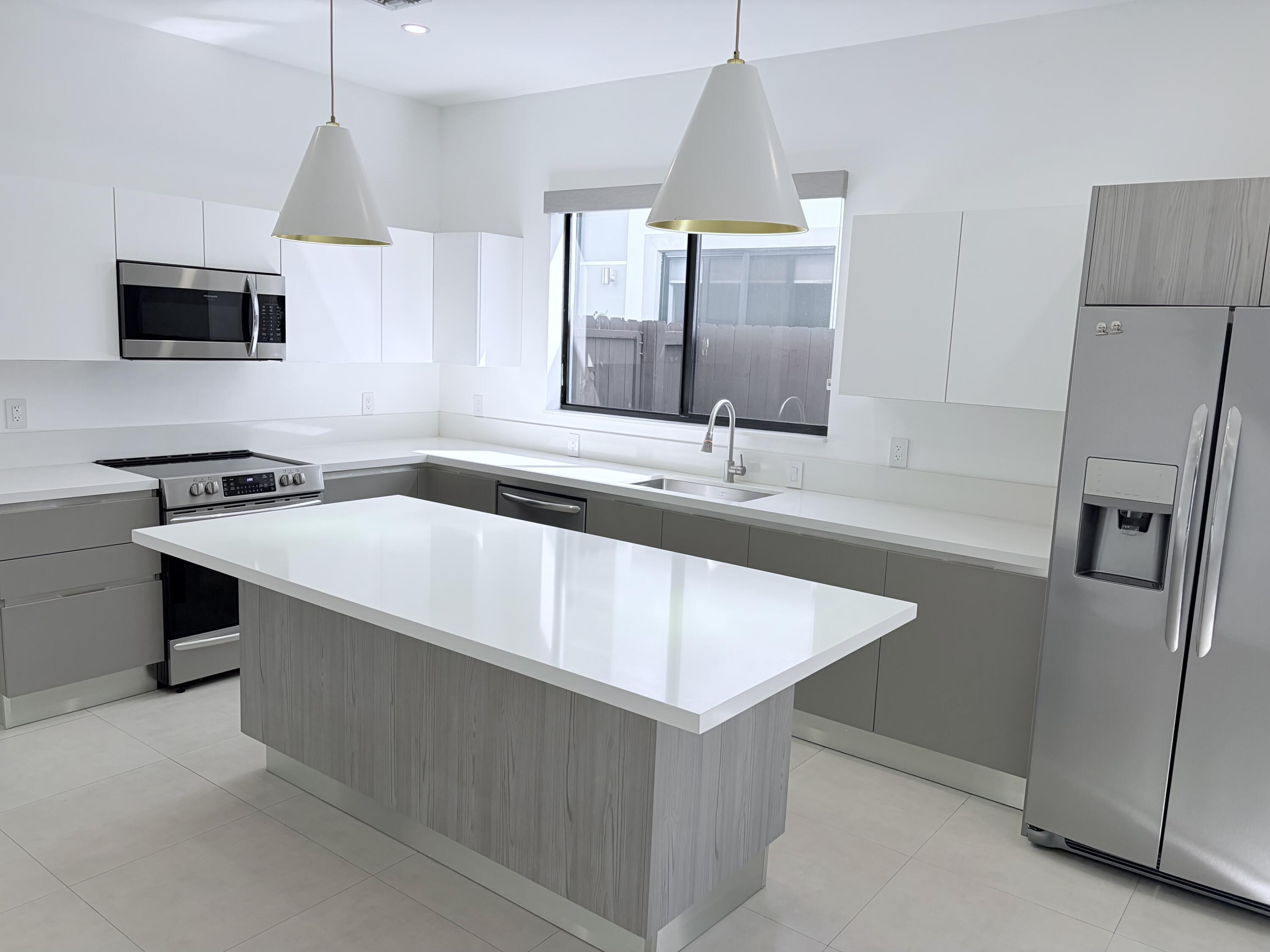 310 SW 9th Street 1, Fort Lauderdale, FL 33315, Fort Lauderdale - Photo 3