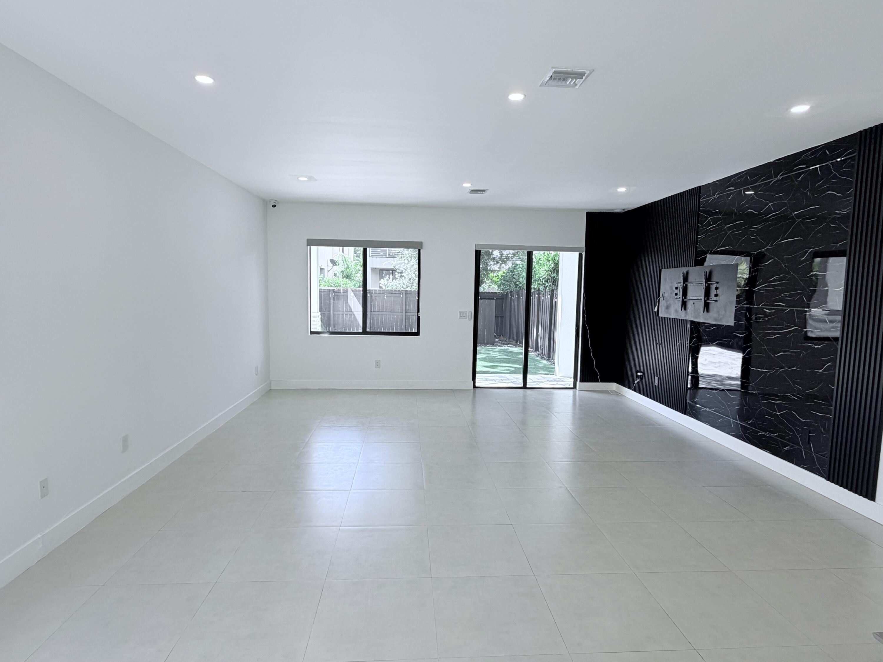 310 SW 9th Street 1, Fort Lauderdale, FL 33315, Fort Lauderdale - Photo 5