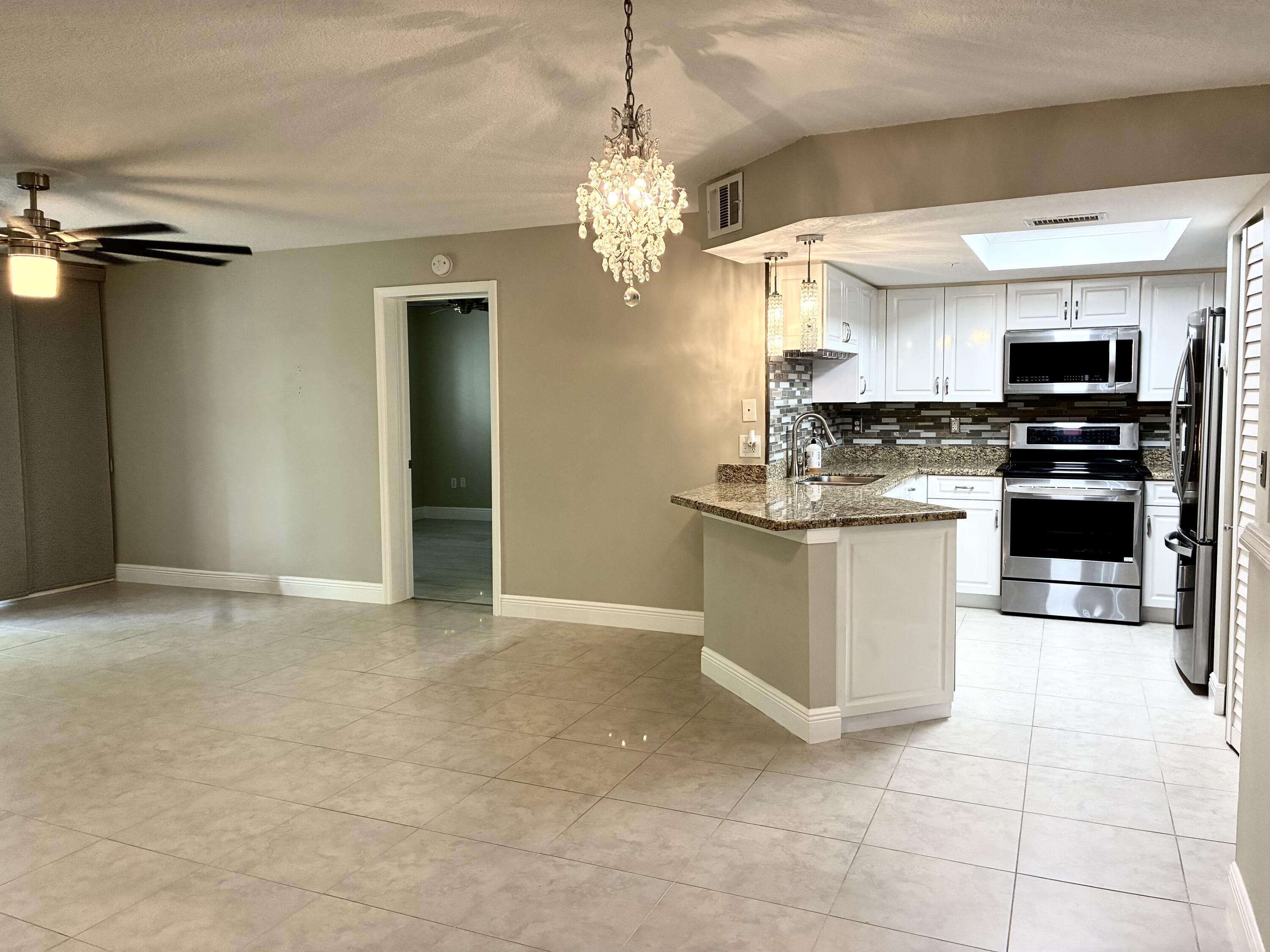 1000 CRESTWOOD Court S 1005, Royal Palm Beach, FL 33411, Royal Palm Beach - Photo 2