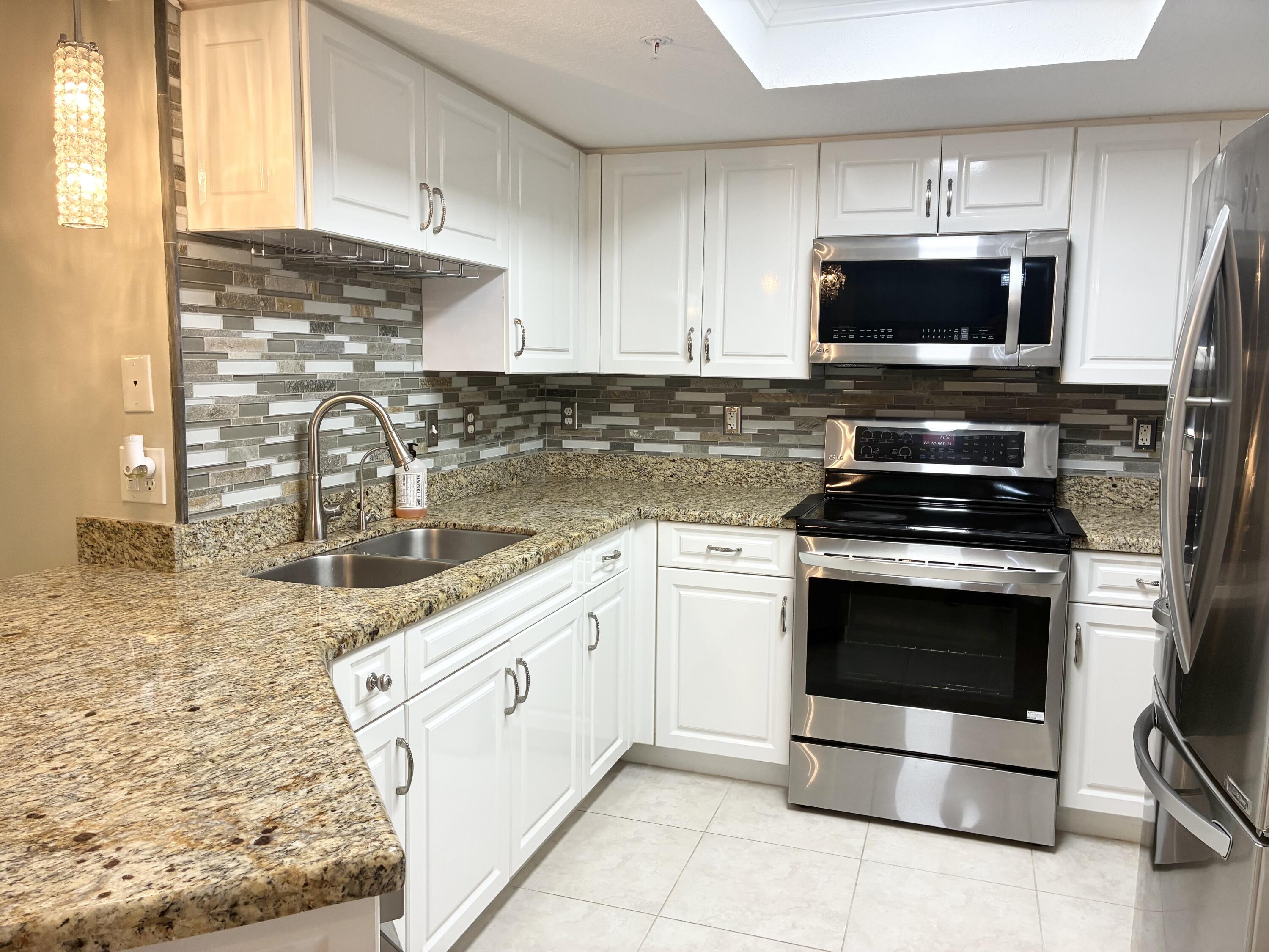 1000 CRESTWOOD Court S 1005, Royal Palm Beach, FL 33411, Royal Palm Beach