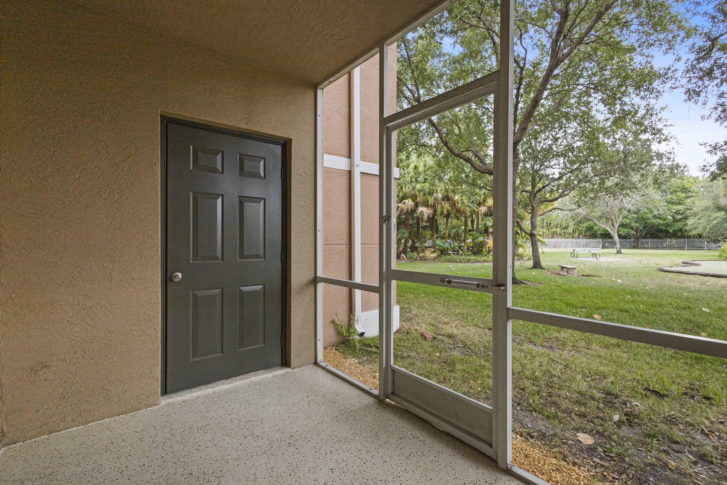 6450 EMERALD DUNES Drive 103, West Palm Beach, FL 33411, West Palm Beach - Photo 3