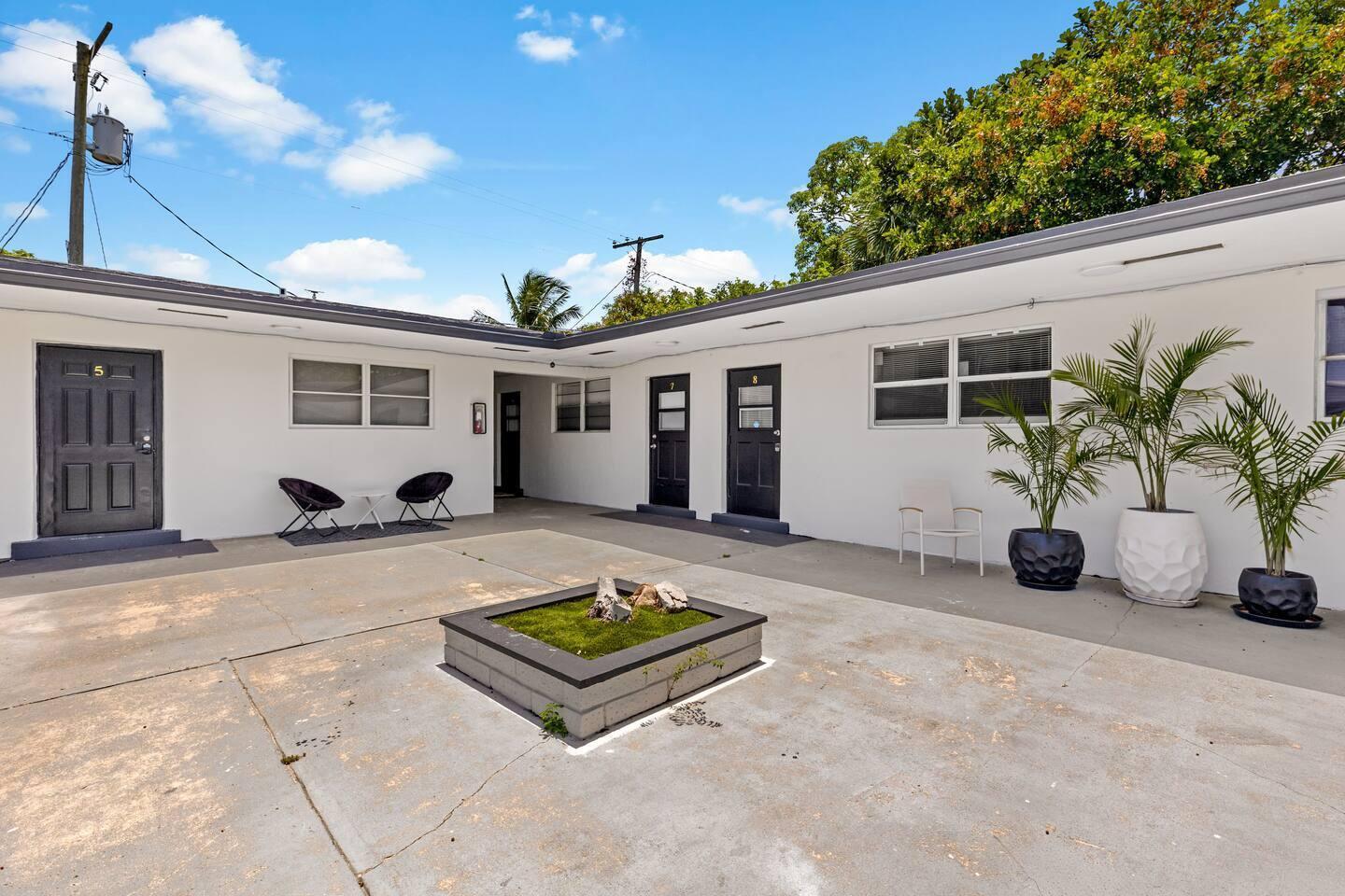 1826 Sherman Street Apt 8, Hollywood, FL 33020, Hollywood