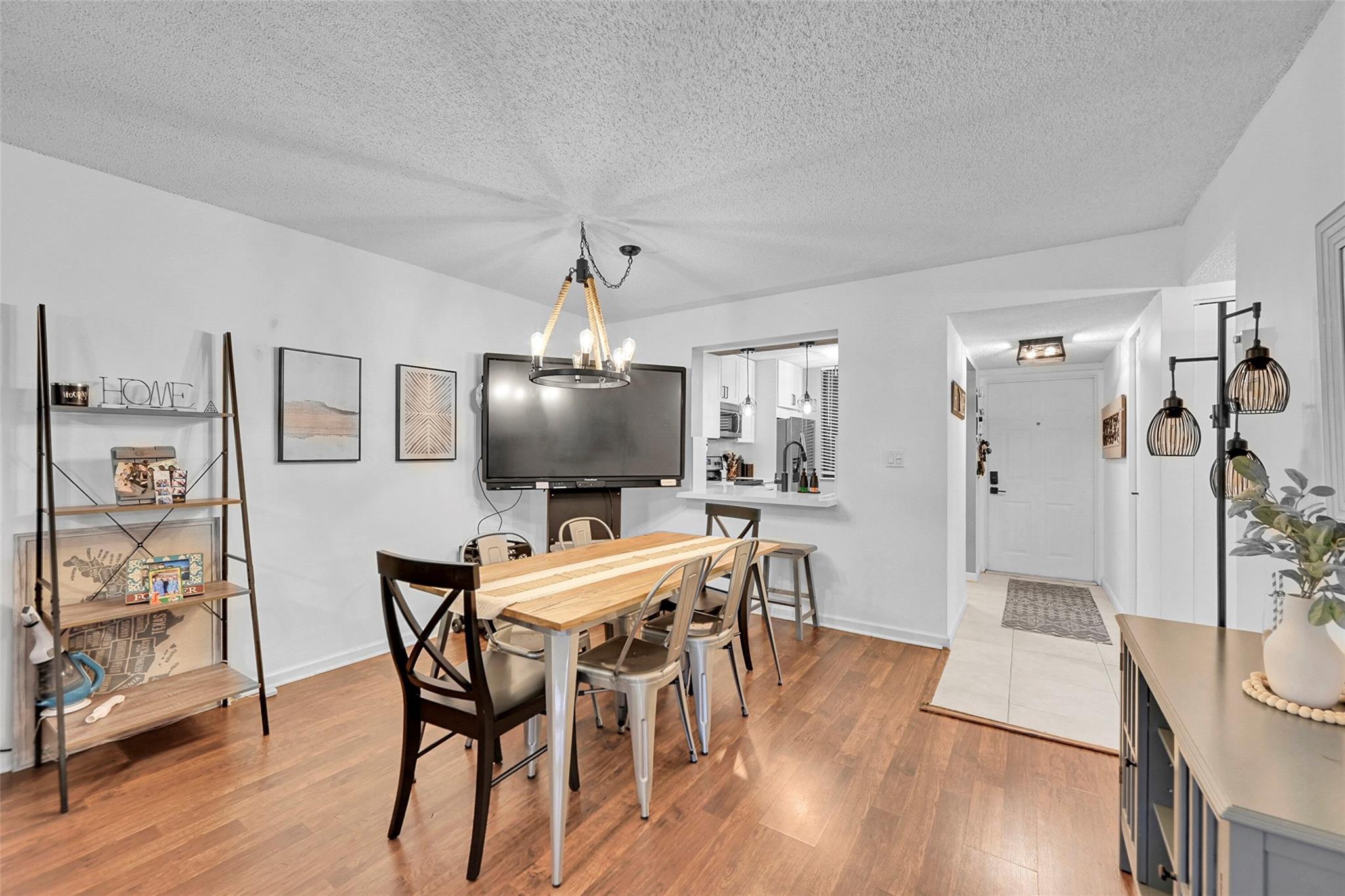 8592 W Sunrise Boulevard Unit 206, Plantation, FL 33322, Plantation - Photo 4